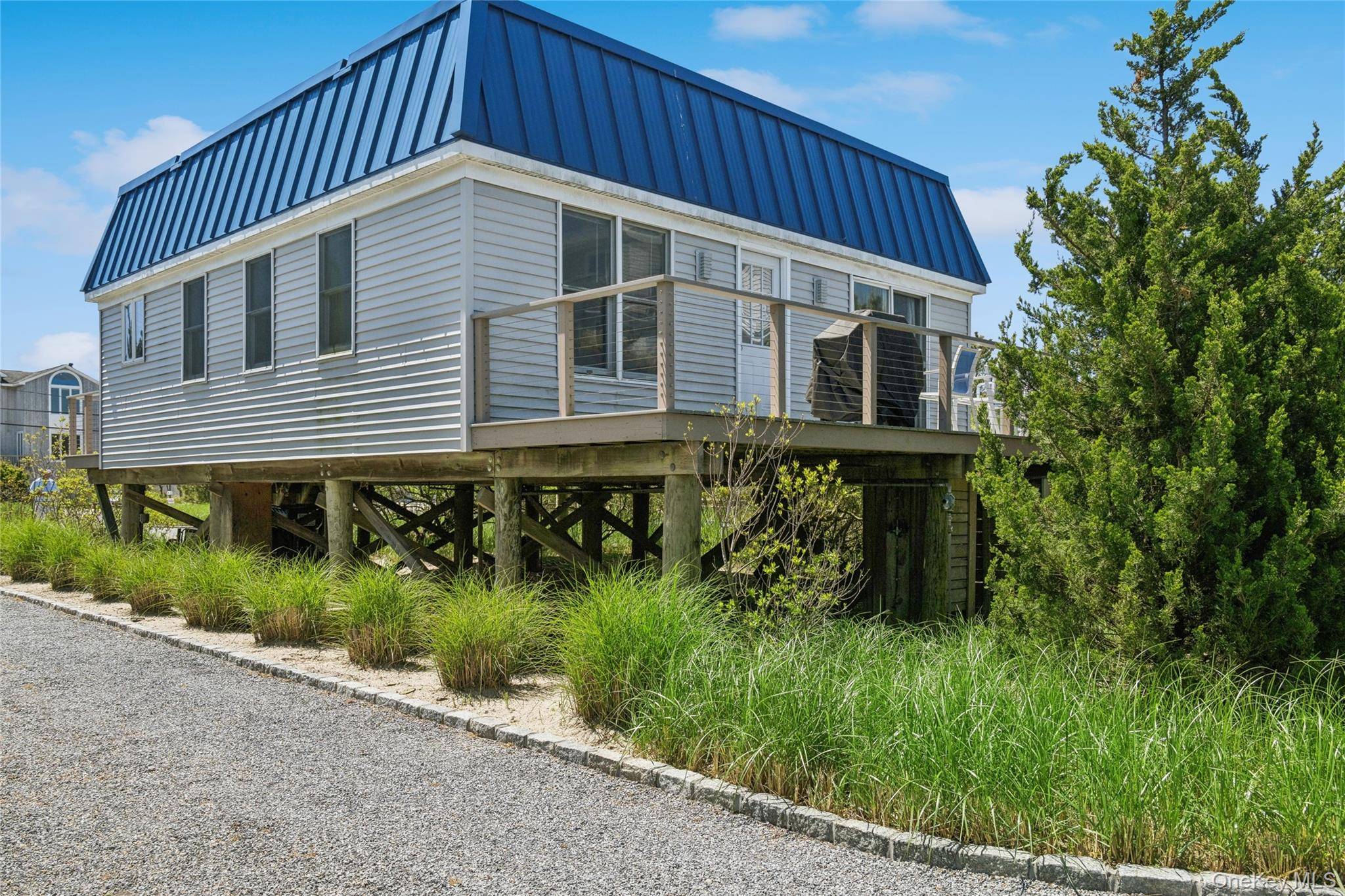 846 Dune RD, Westhampton Beach, NY 11978