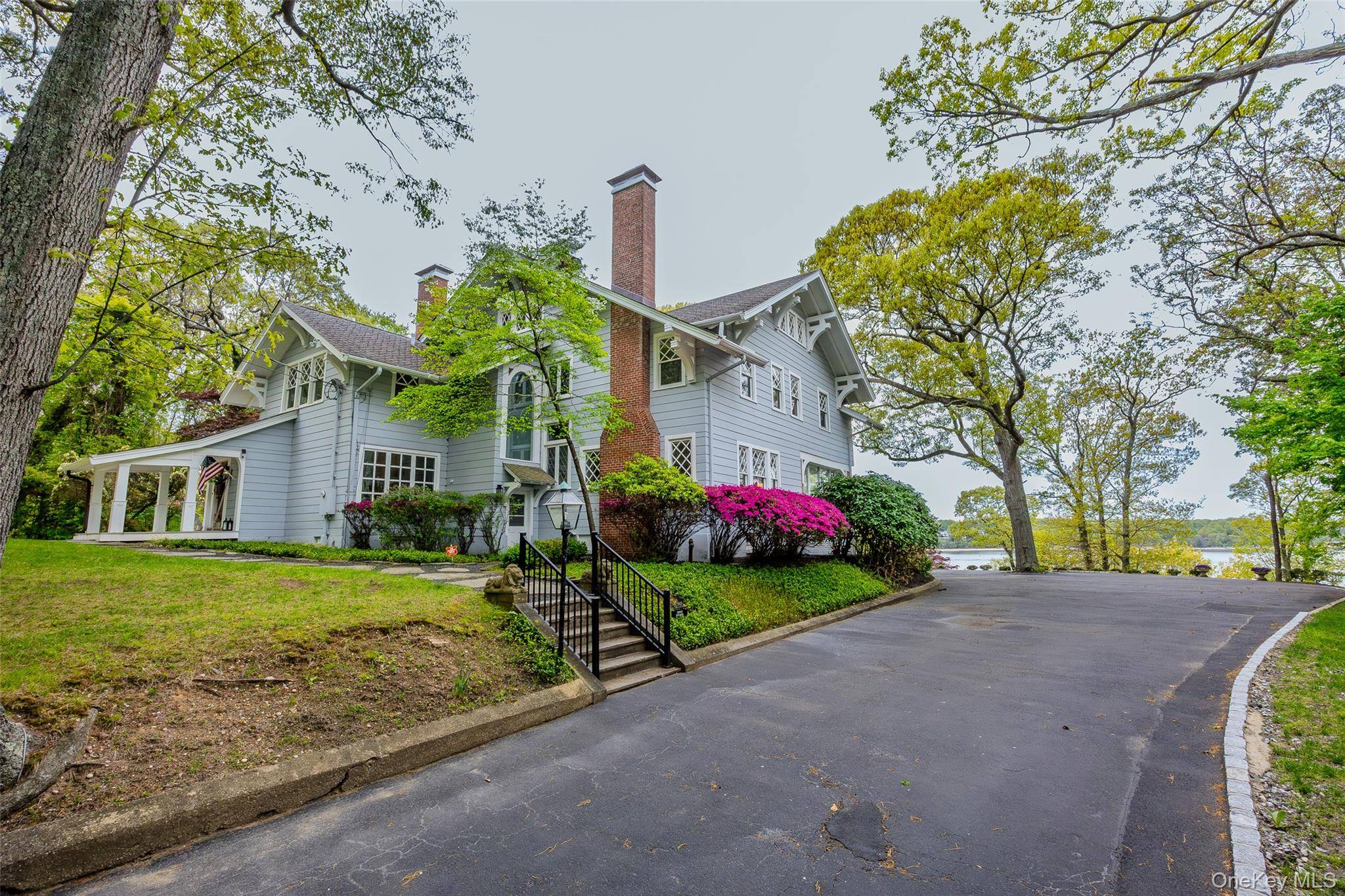10 Pine PATH, Port Jefferson, NY 11777