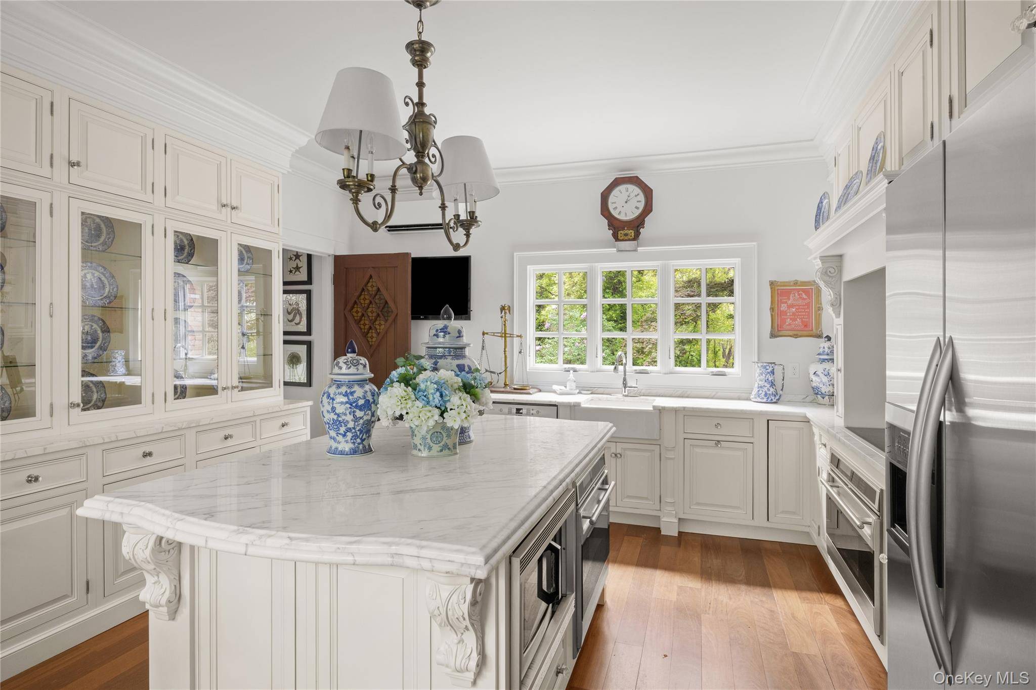 10 Pine PATH, Port Jefferson, NY 11777