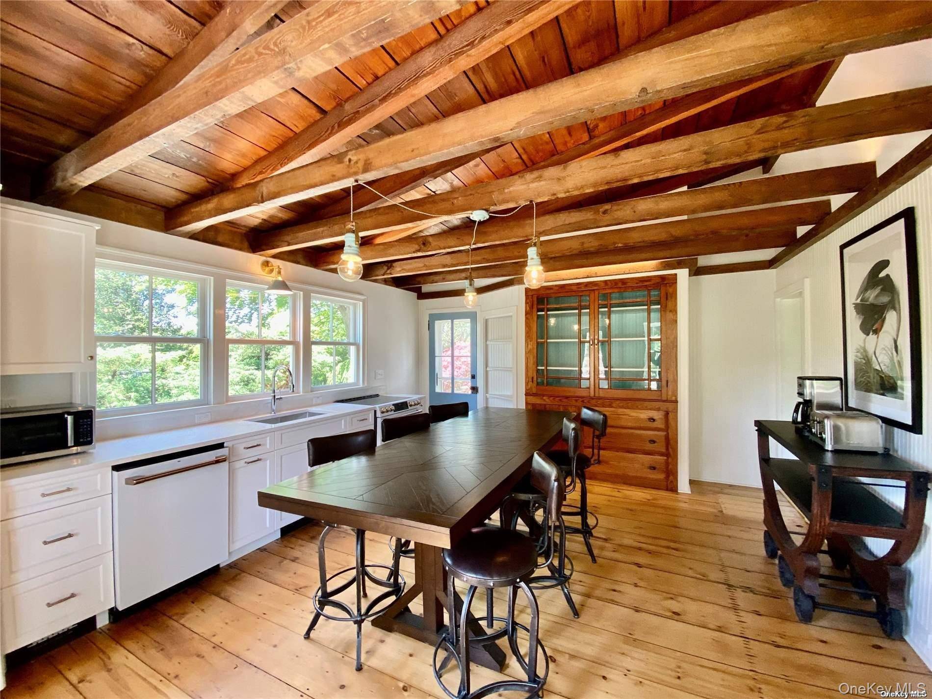 1685 Peconic LN, Peconic, NY 11958