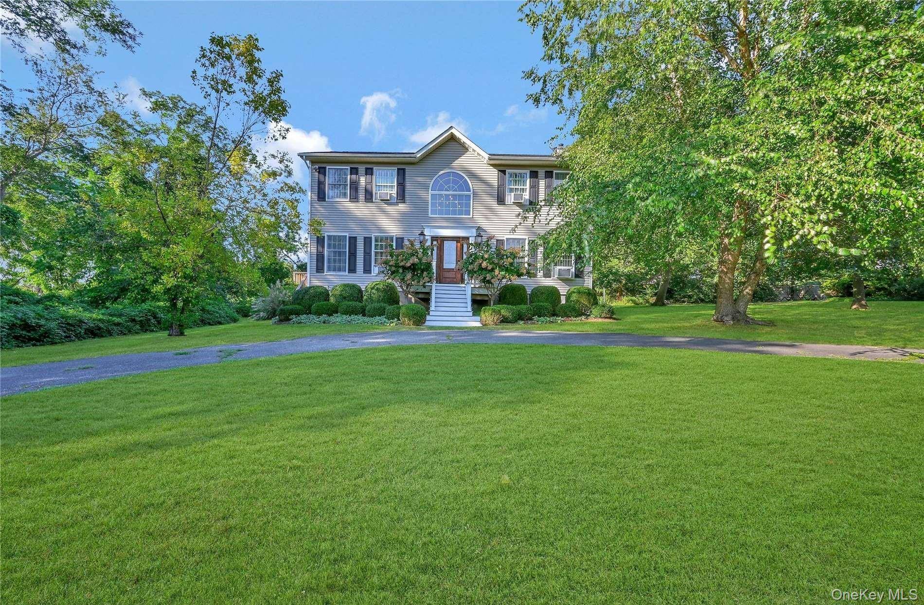 215 Kouros RD, New Suffolk, NY 11956