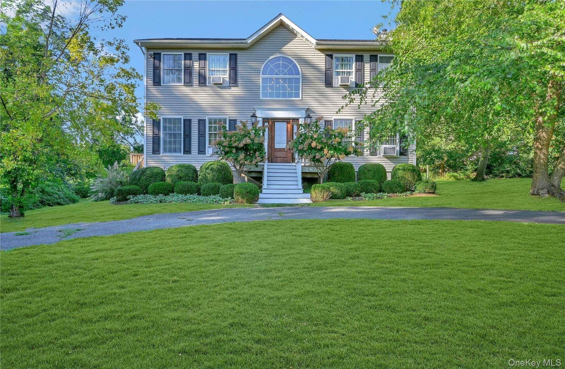 215 Kouros RD, New Suffolk, NY 11956