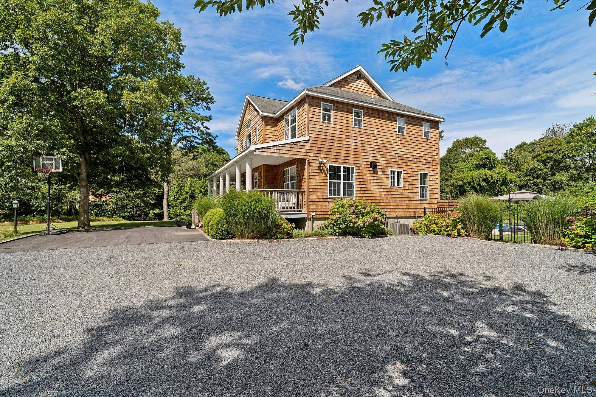 71 Old Canoe Place RD, Hampton Bays, NY 11946