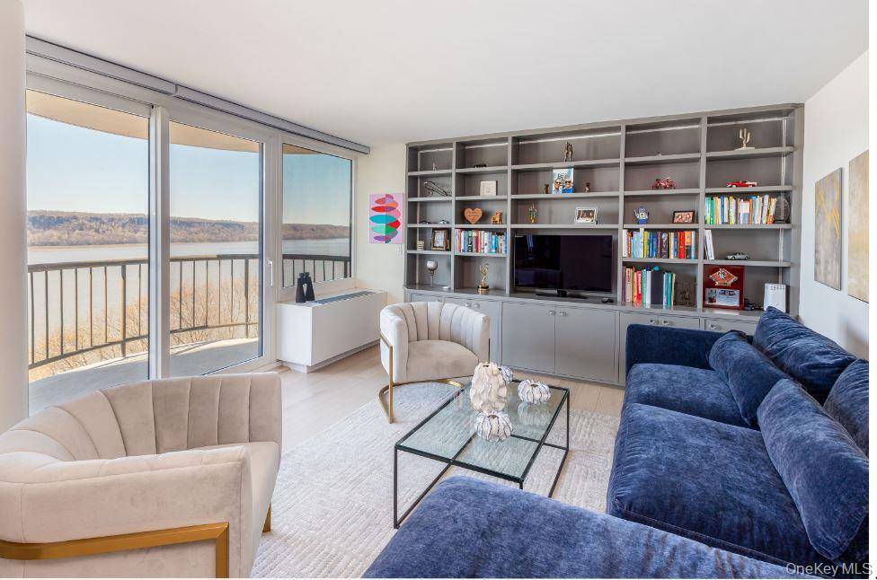2521 Palisade AVE #8C, Bronx, NY 10463