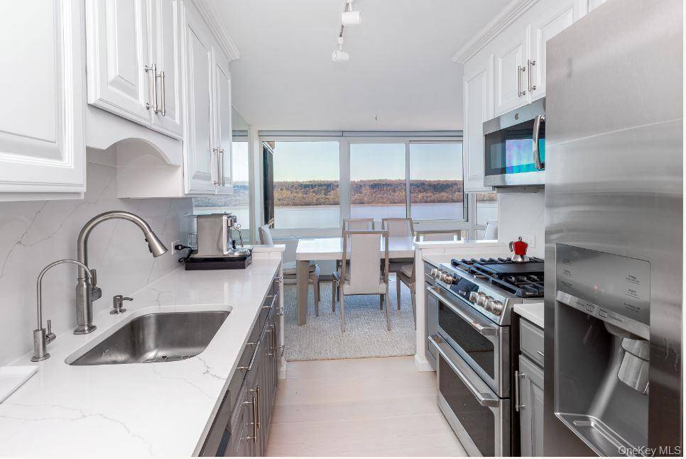 2521 Palisade AVE #8C, Bronx, NY 10463
