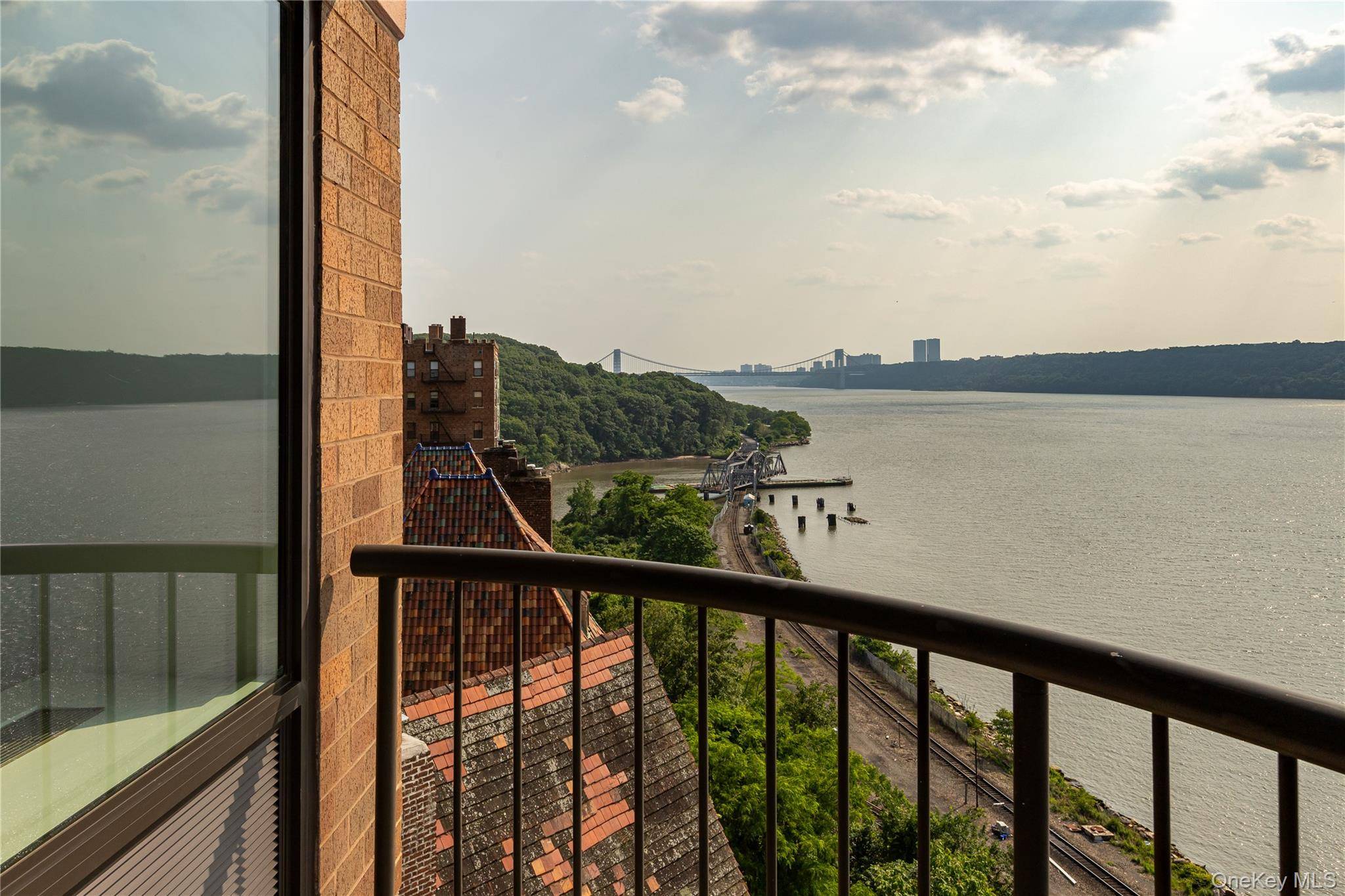 2521 Palisade AVE #6A, Bronx, NY 10463