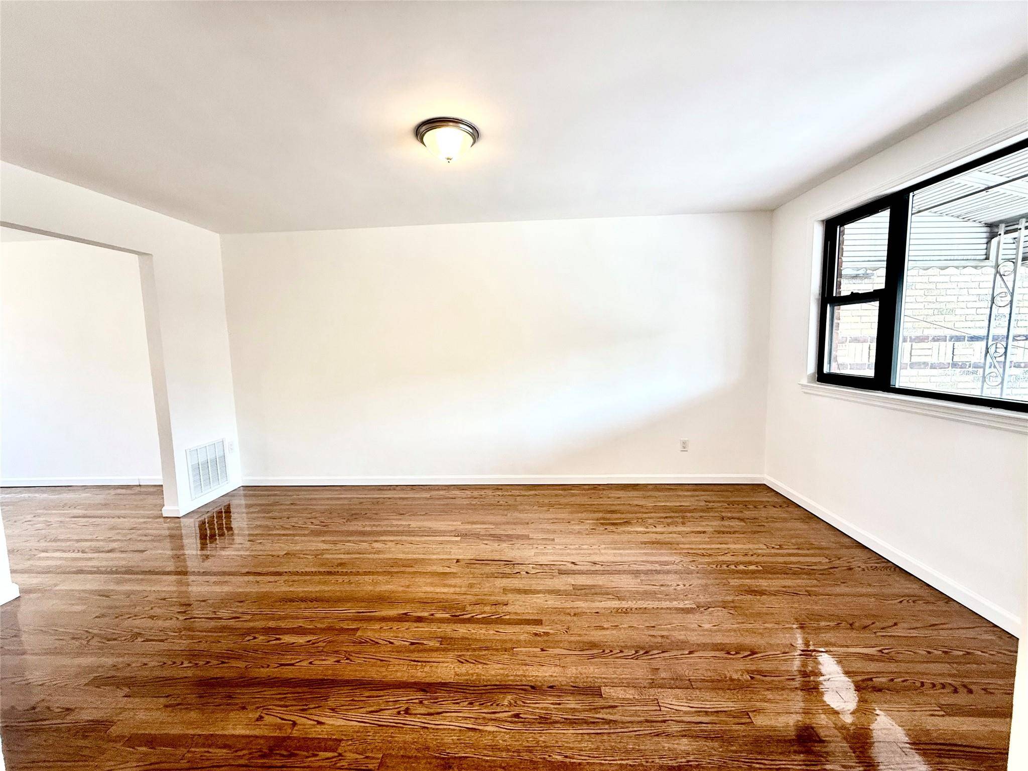 1031 E 215th St, Bronx, Ny, Bronx, NY 10469