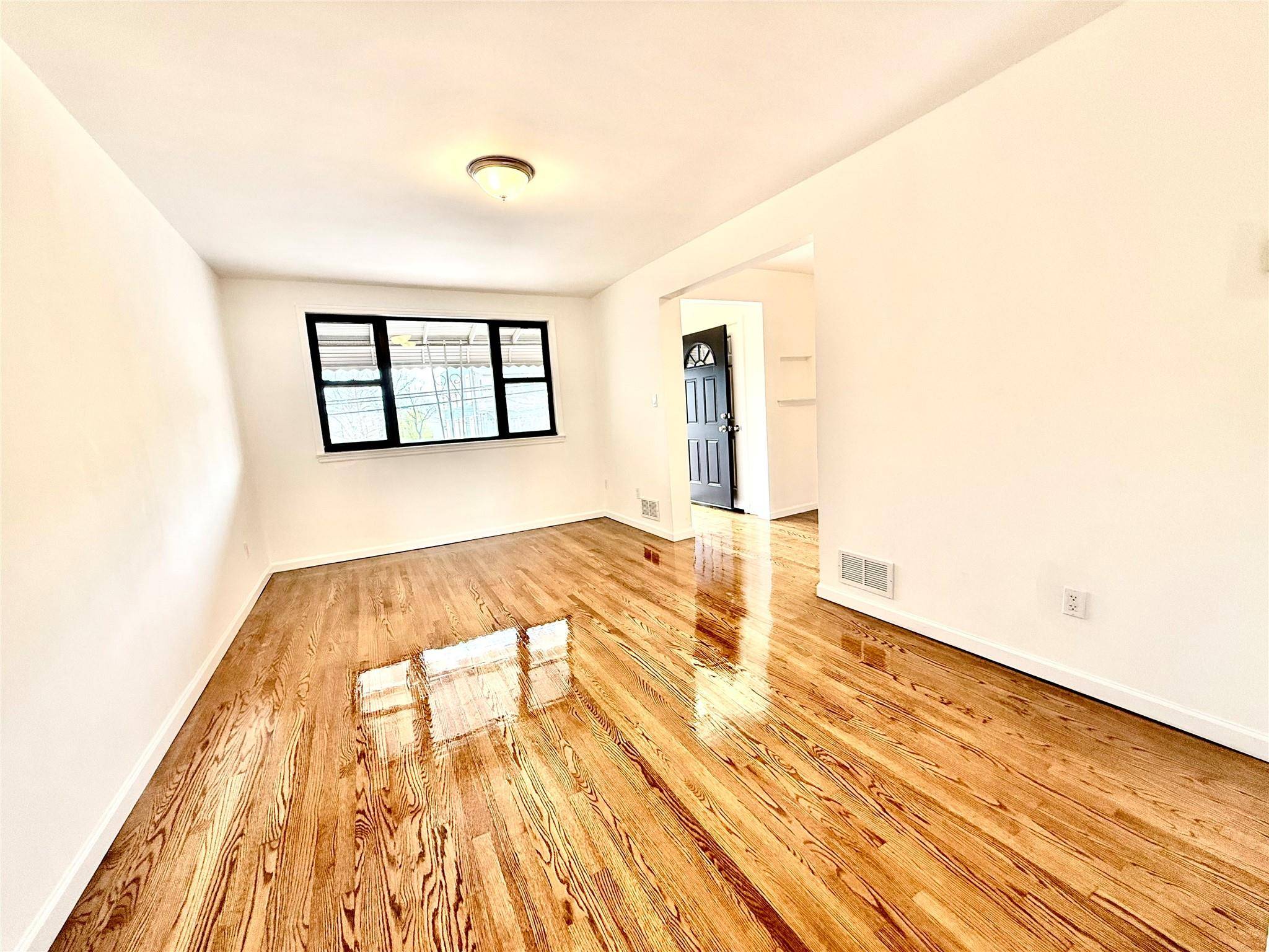 1031 E 215th St, Bronx, Ny, Bronx, NY 10469