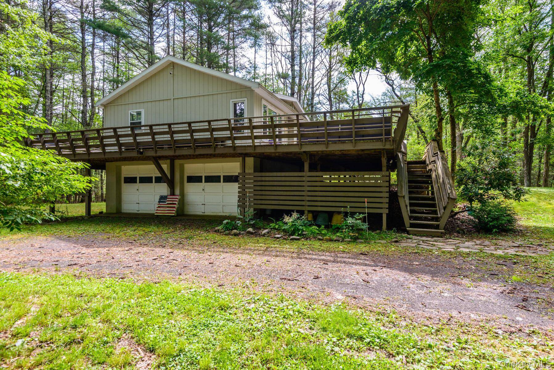 328 John Joy RD, Woodstock, NY 12498