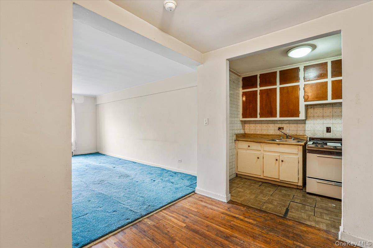 84-20 51st AVE #5C, Elmhurst, NY 11373