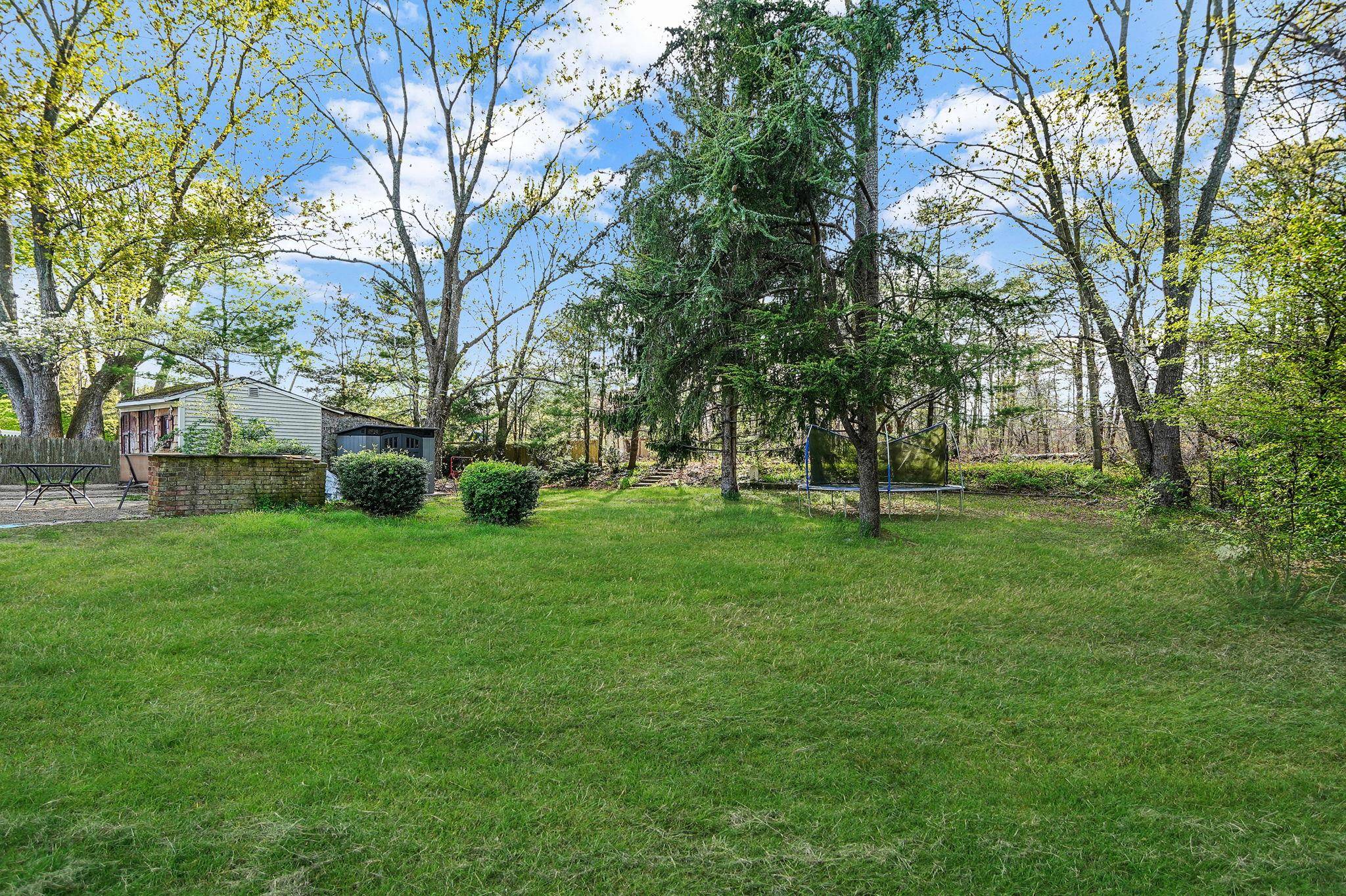 210 Oakdale Bohemia RD, Bohemia, NY 11716