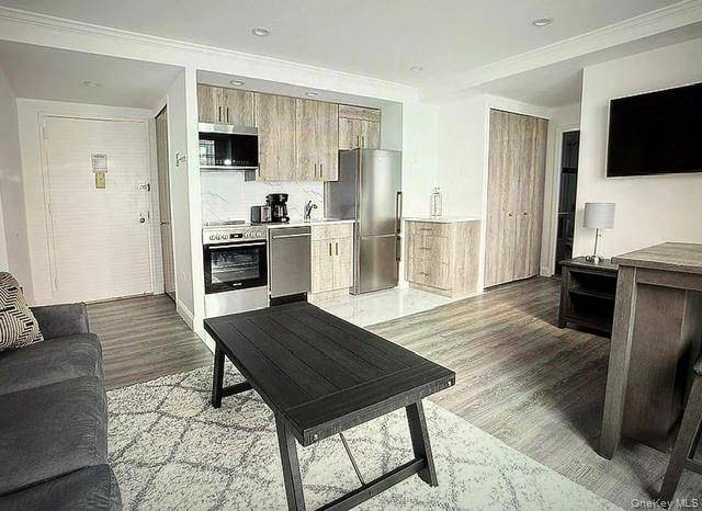 150 W 51 #1032, New York (manhattan), NY 10019