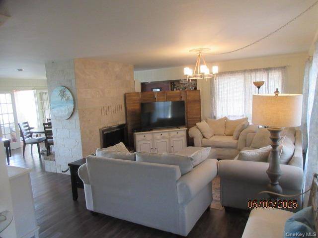 118 Overlook DR, Aquebogue, NY 11931