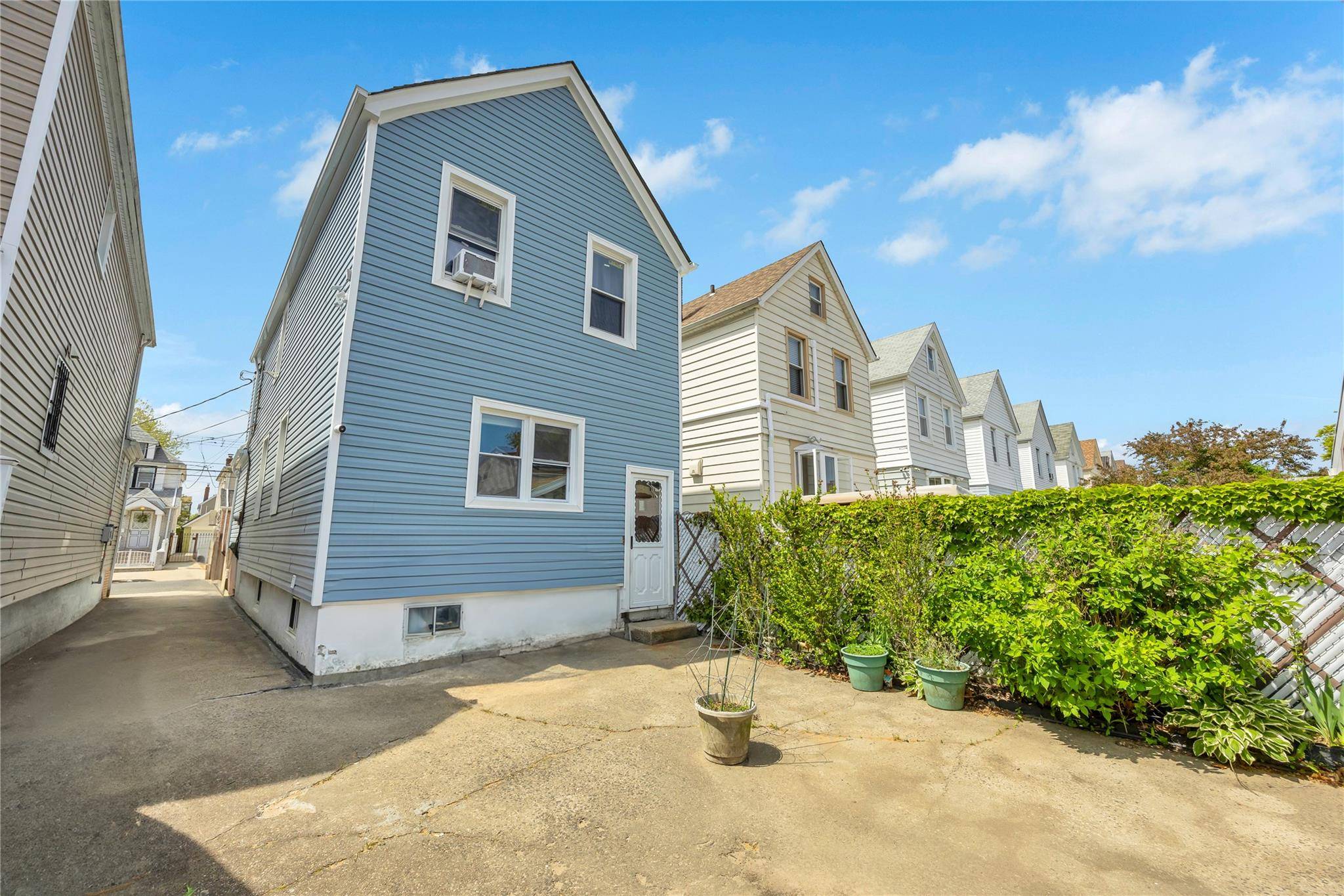 130-55 116th ST, South Ozone Park, NY 11420