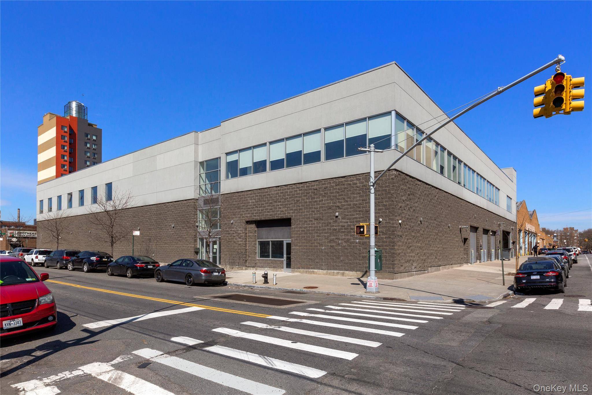 22-11 38th AVE, Long Island City, NY 11101