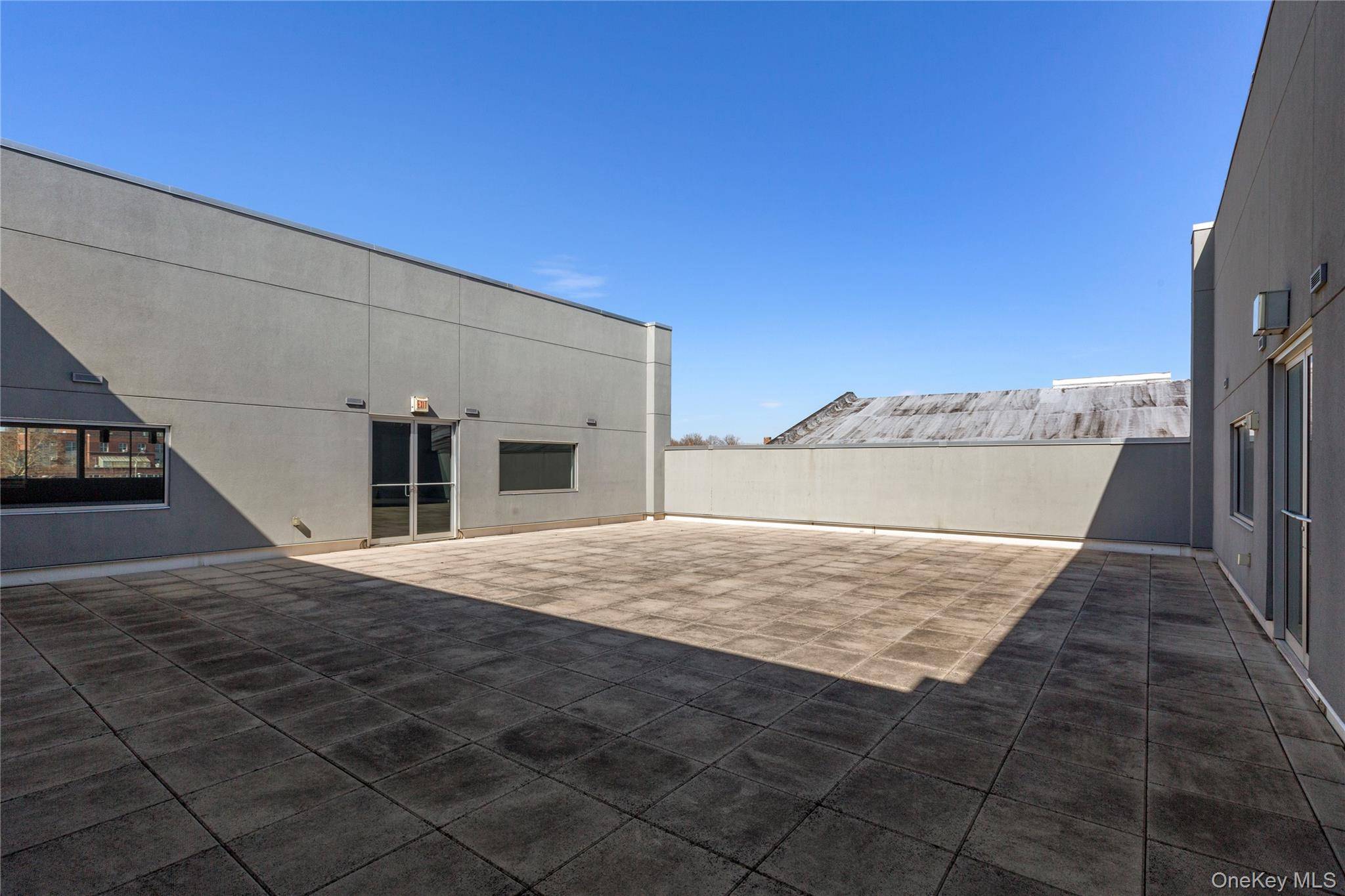 22-11 38th AVE, Long Island City, NY 11101