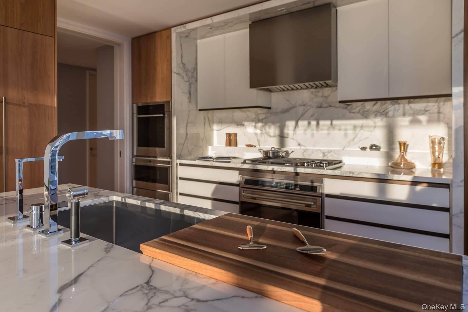 1 West End AVE #26D, New York (manhattan), NY 10023