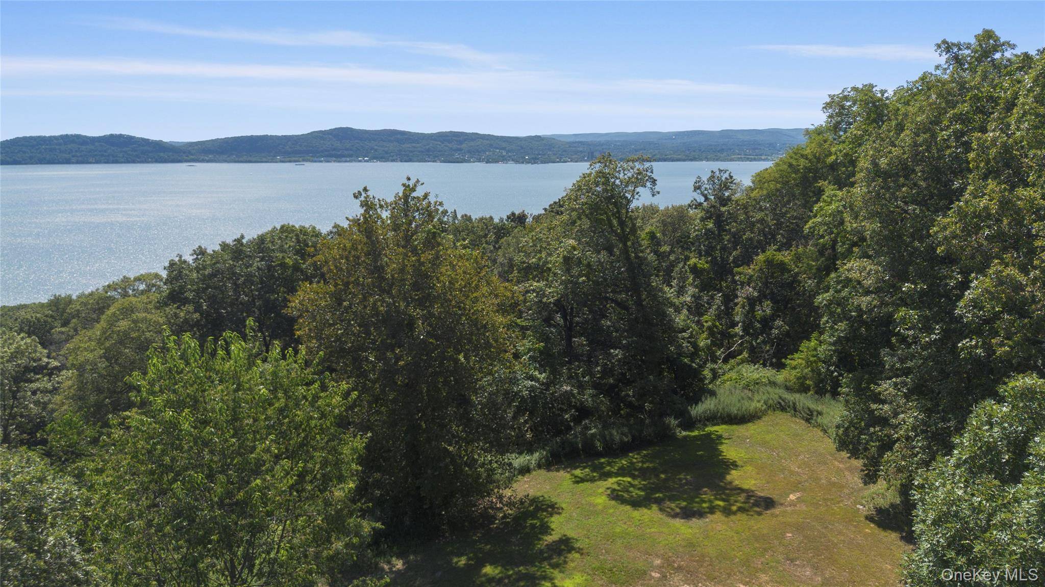 3 Prickly Pear Hill RD, Croton-on-hudson, NY 10520