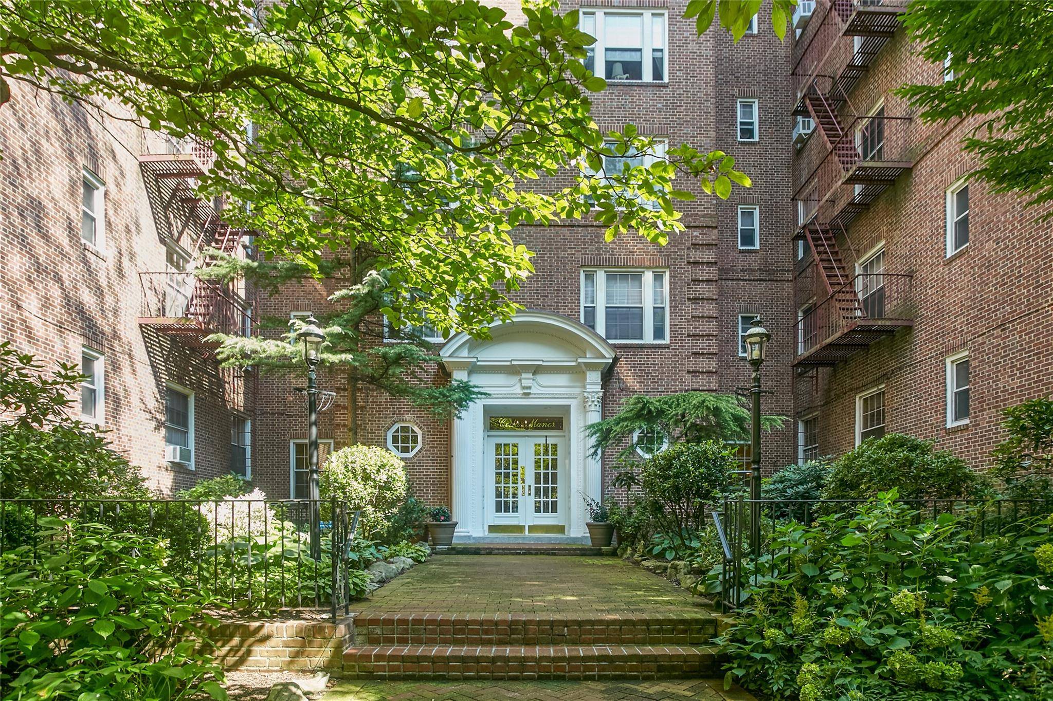 117-01 park lane south #C 1F, Kew Gardens, NY 11418