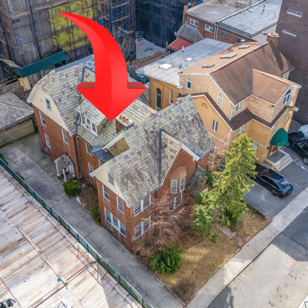 116-18 Grosvenor LN, Kew Gardens, NY 11418