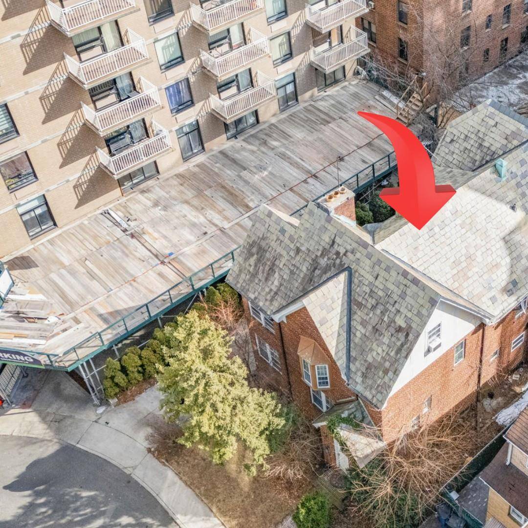 116-18 Grosvenor LN, Kew Gardens, NY 11418