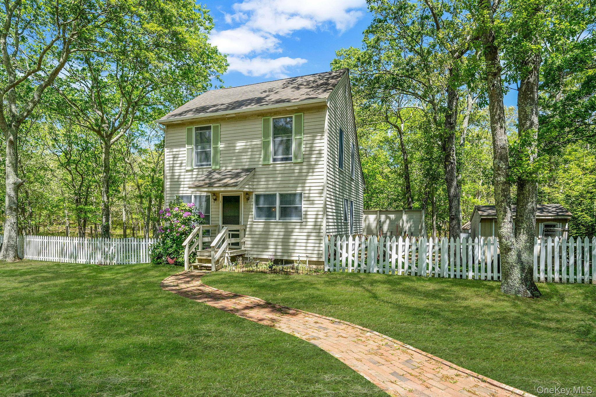28 Huntting RD, East Hampton, NY 11937