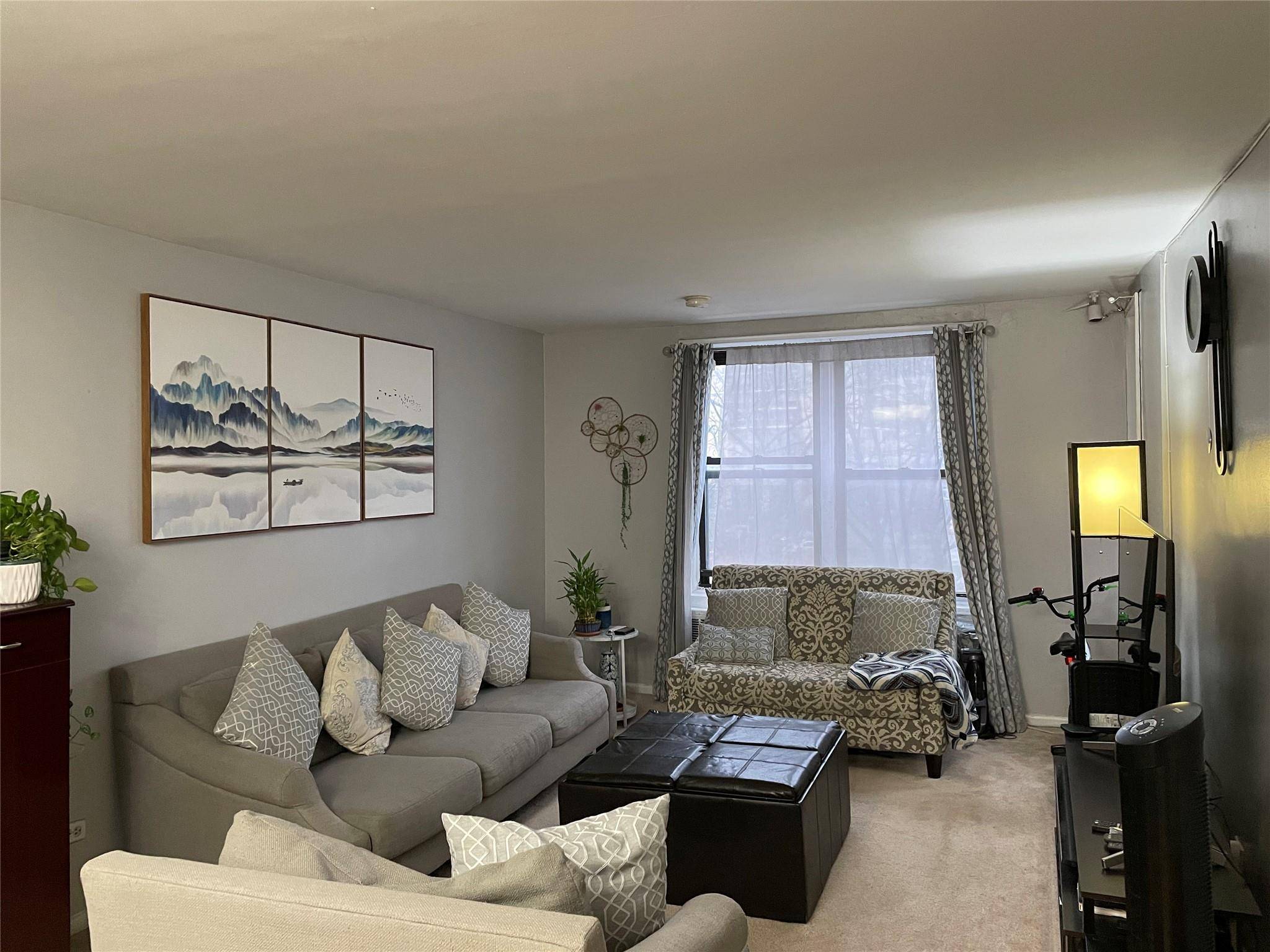 87-70 173rd ST #5E, Jamaica, NY 11432