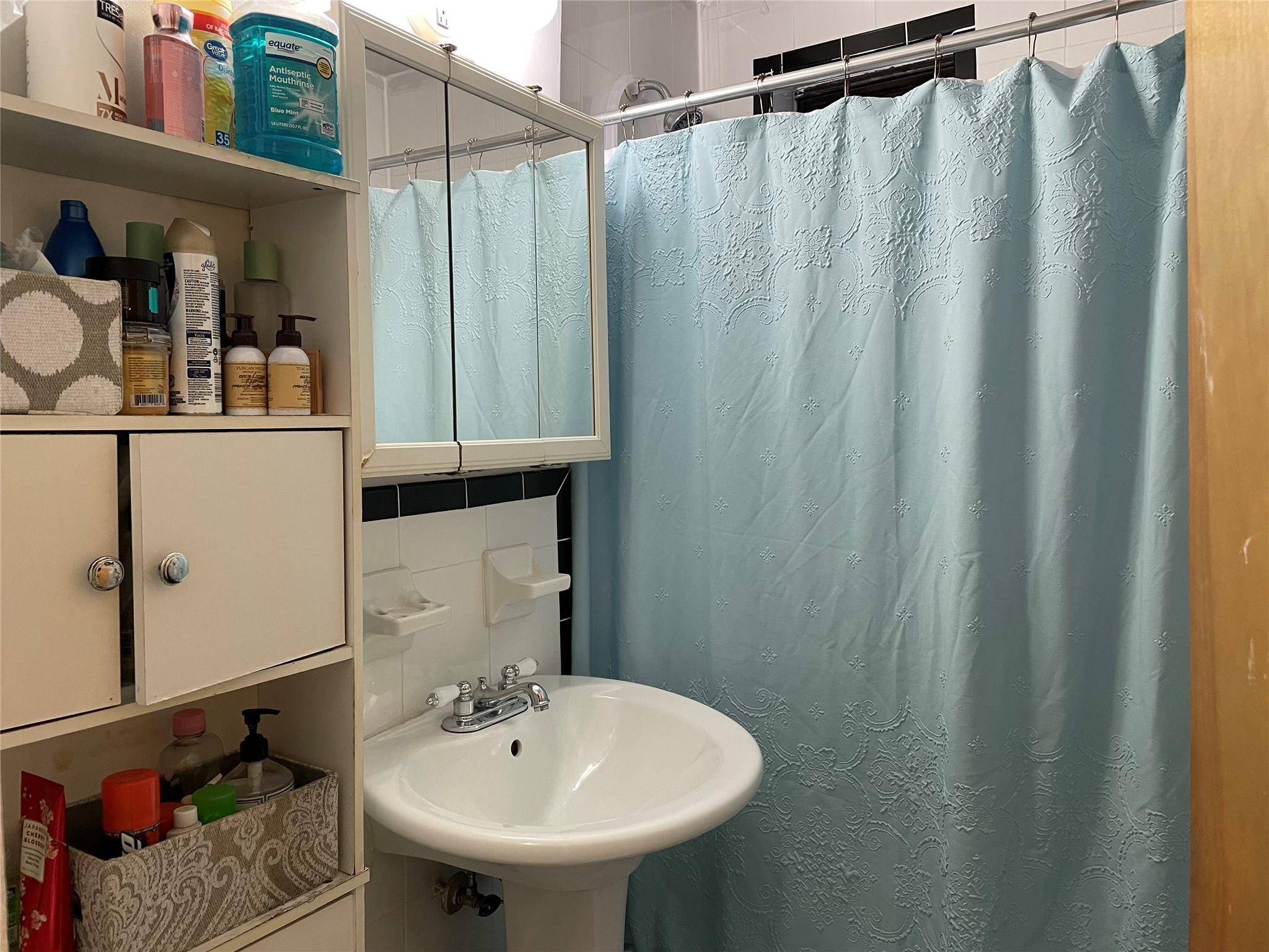 87-70 173rd ST #5E, Jamaica, NY 11432