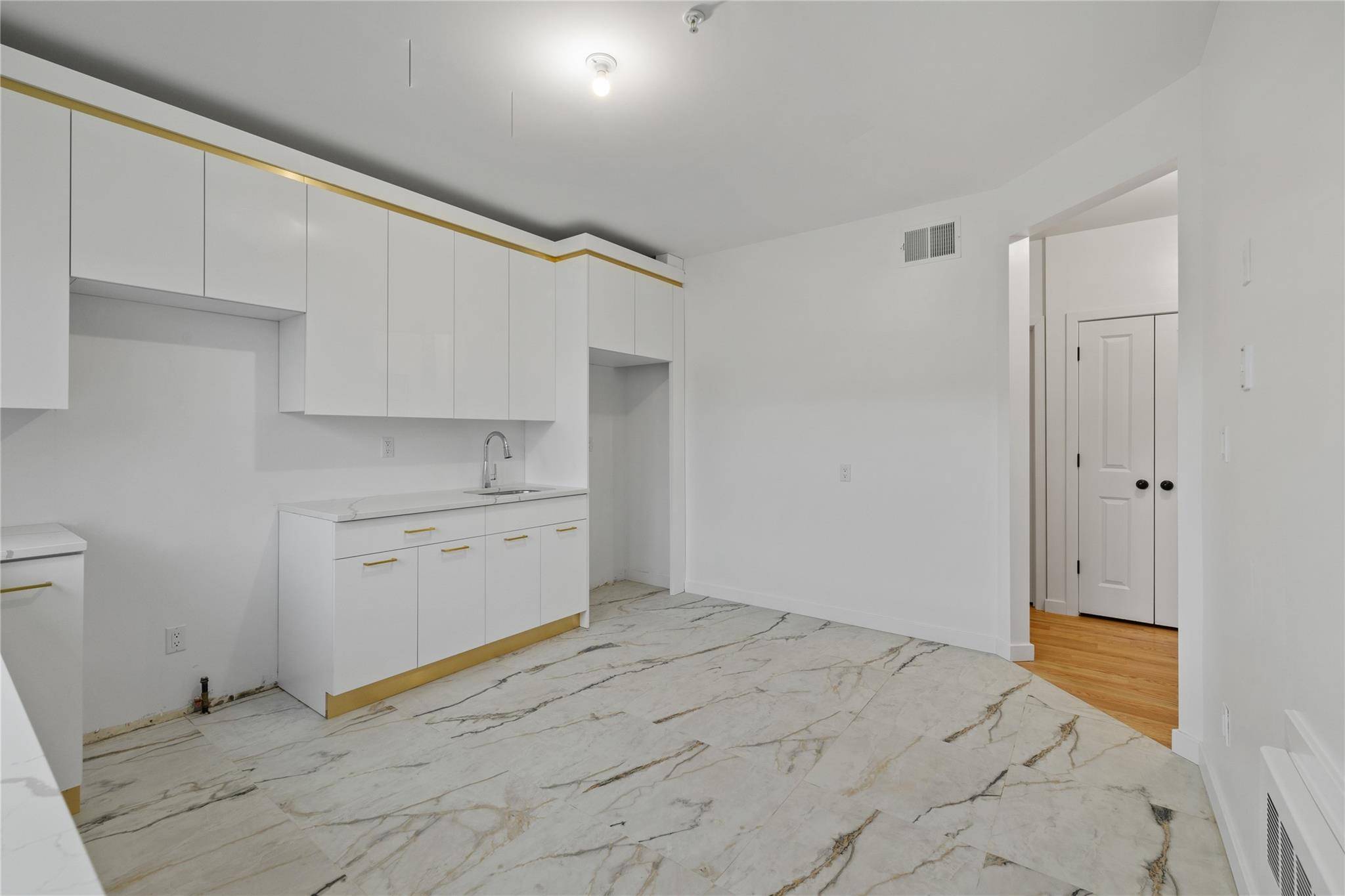 151 Blauvelt RD #116, Monsey, NY 10952