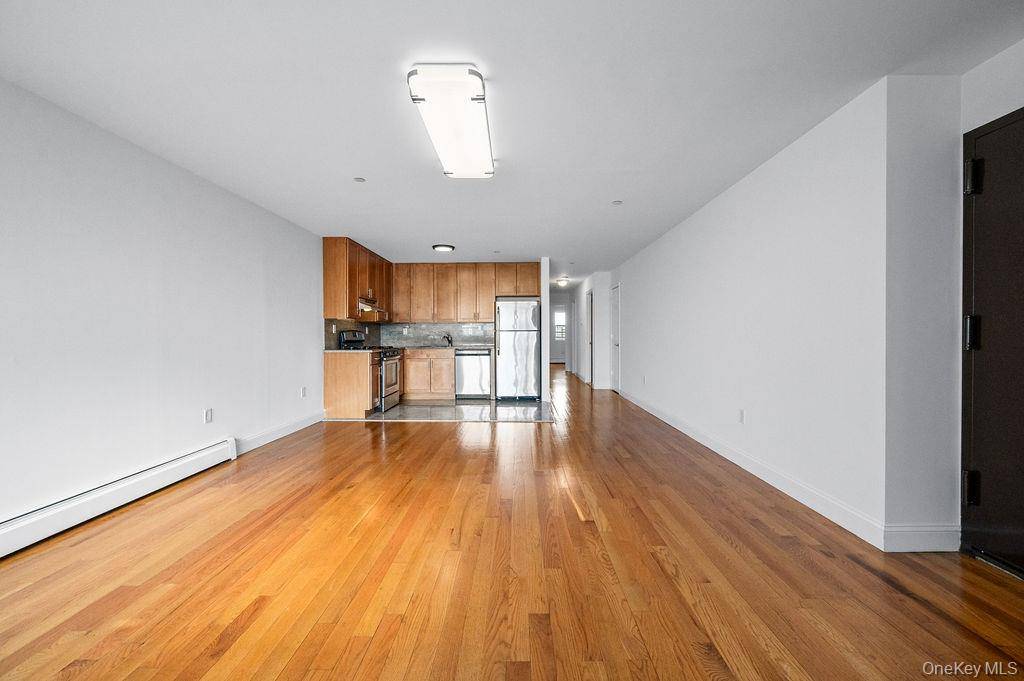 16001 Sanford AVE, Flushing, NY 11358