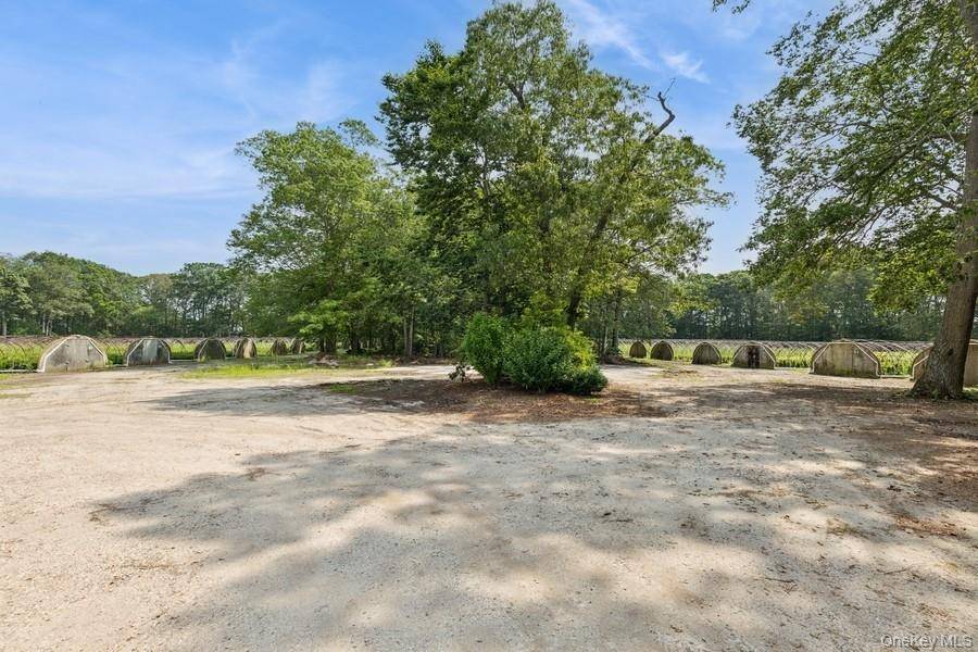 550 / 538 Herricks LN, Jamesport, NY 11901