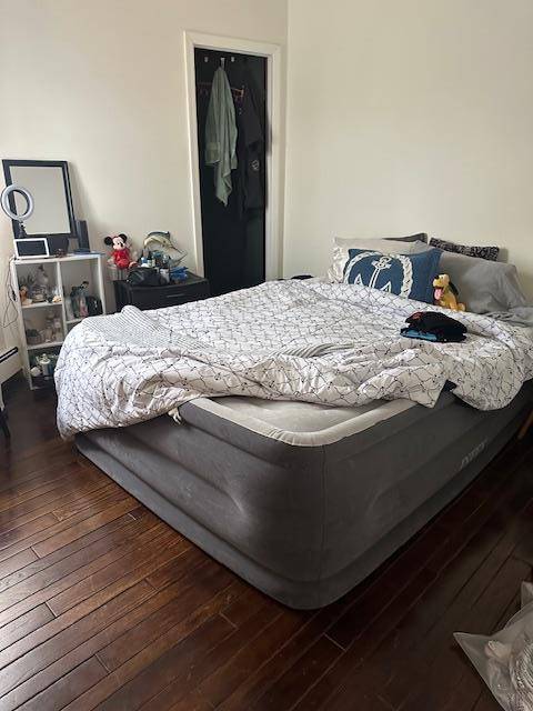 4229 Newtown RD, Astoria, NY 11103
