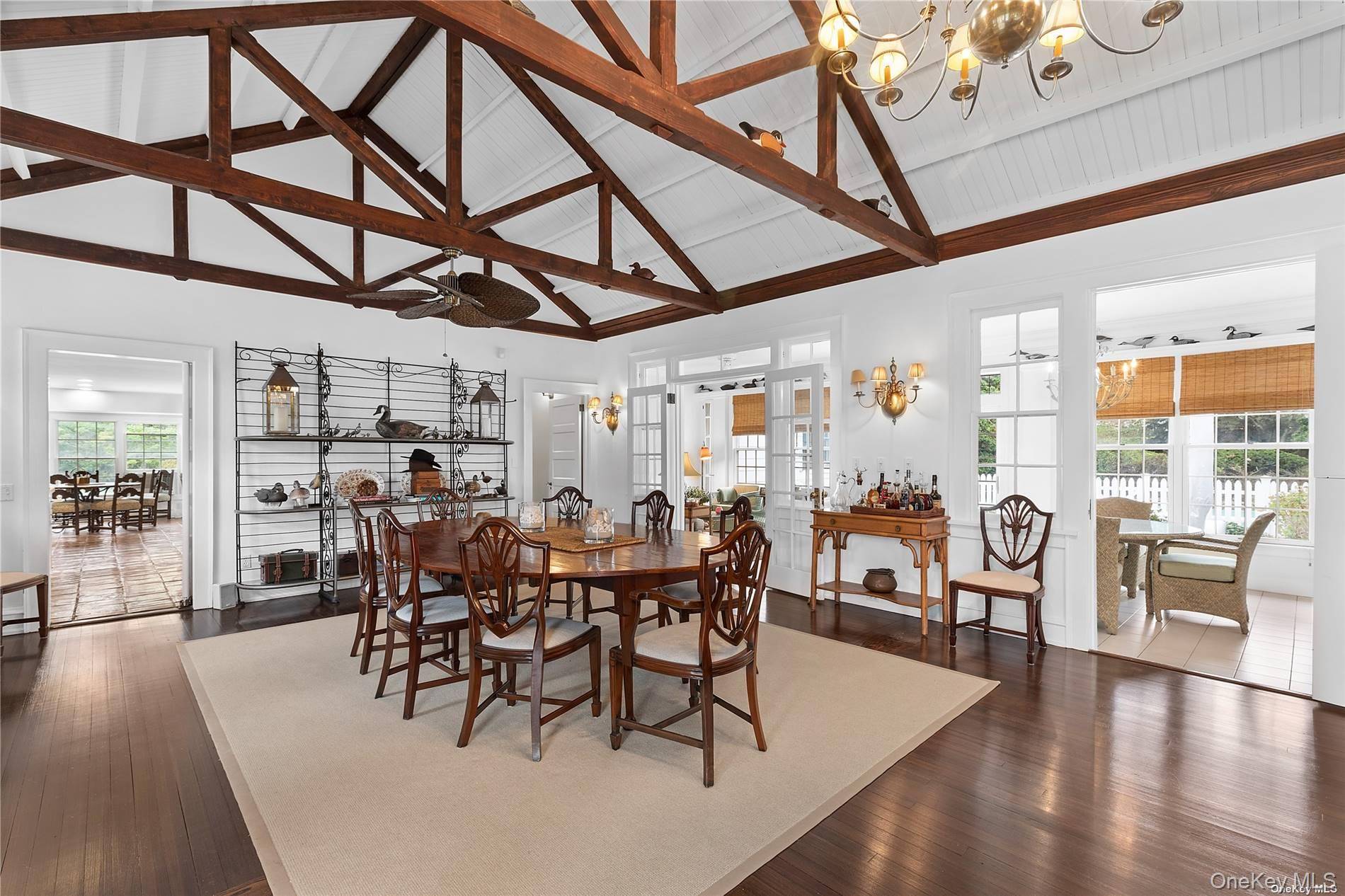 22 Bayfield LN, Westhampton Beach, NY 11978