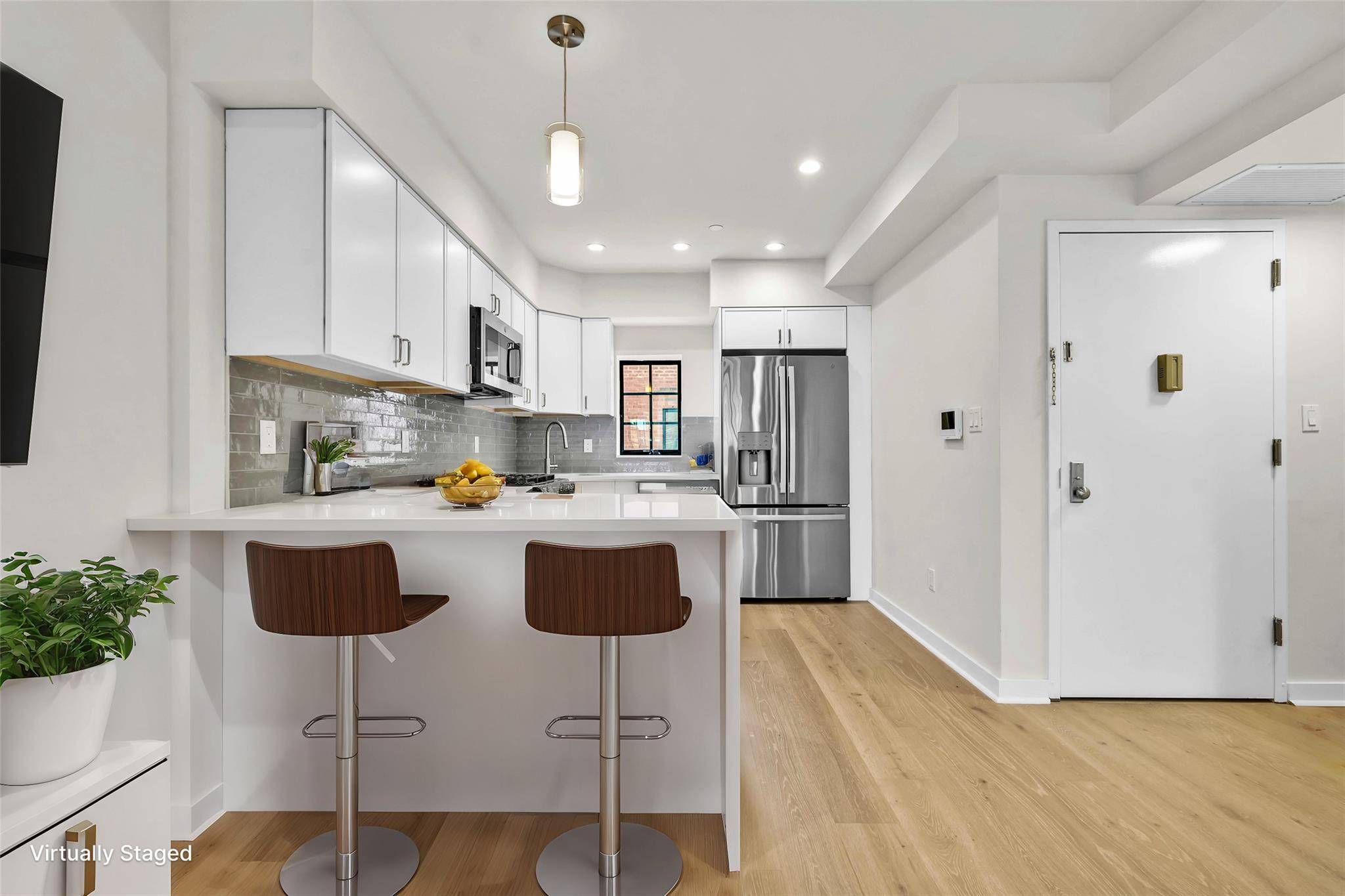 25-25 31st AVE #5, Astoria, NY 11106