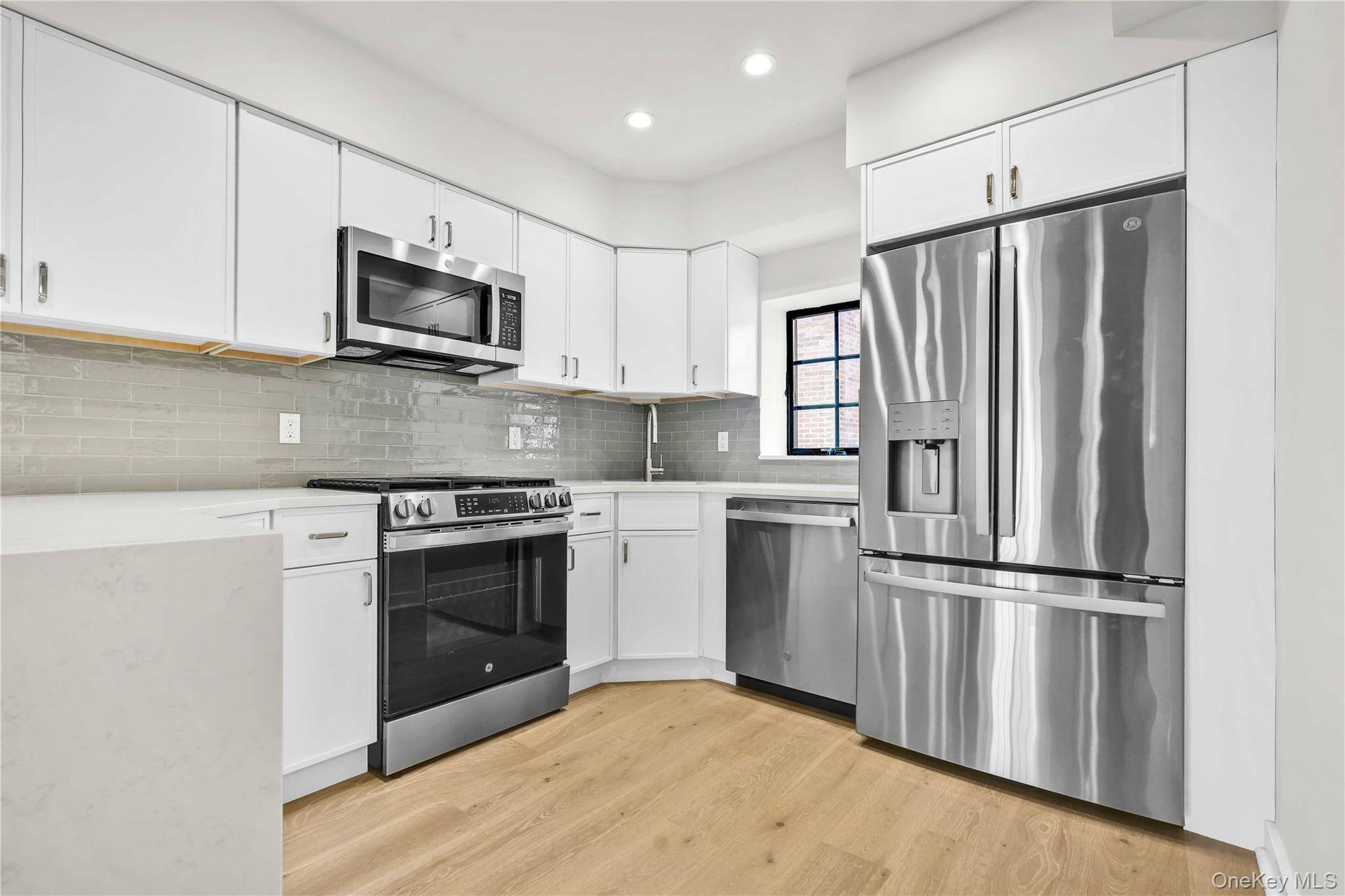 25-25 31st AVE #6B, Astoria, NY 11106