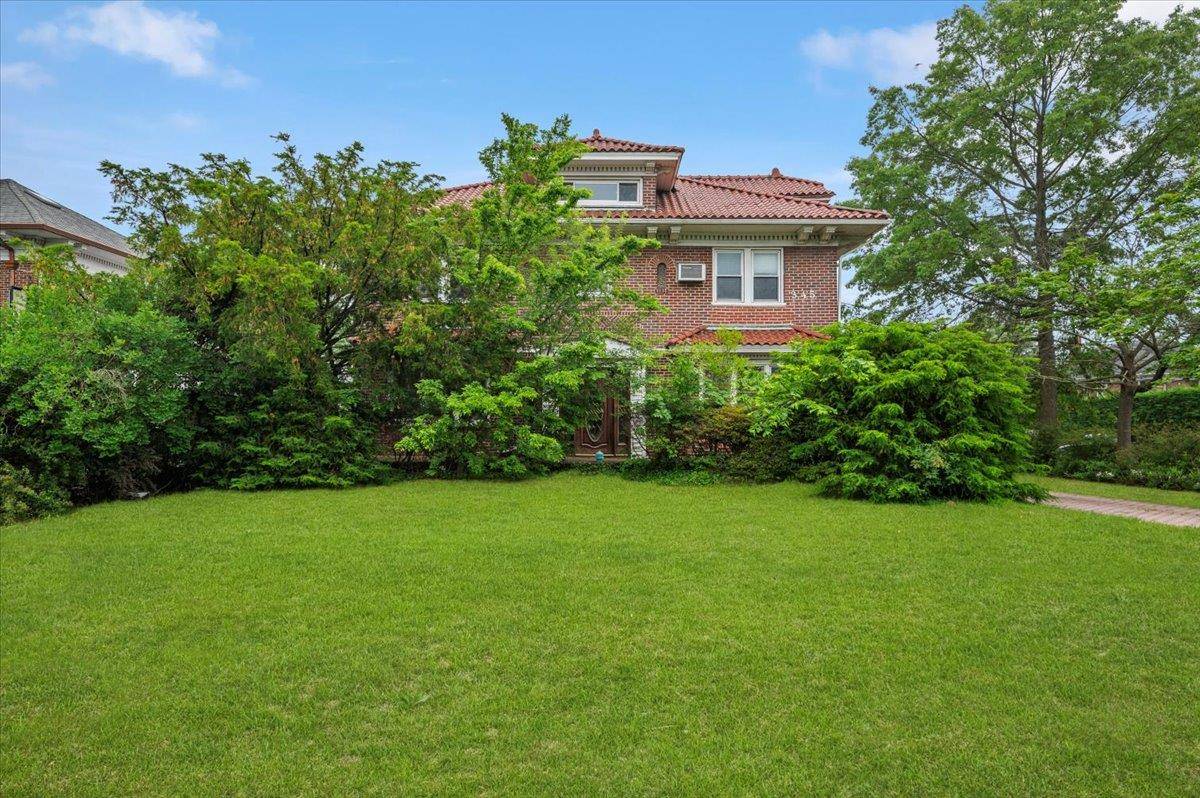 345 Broadway, Lawrence, NY 11559