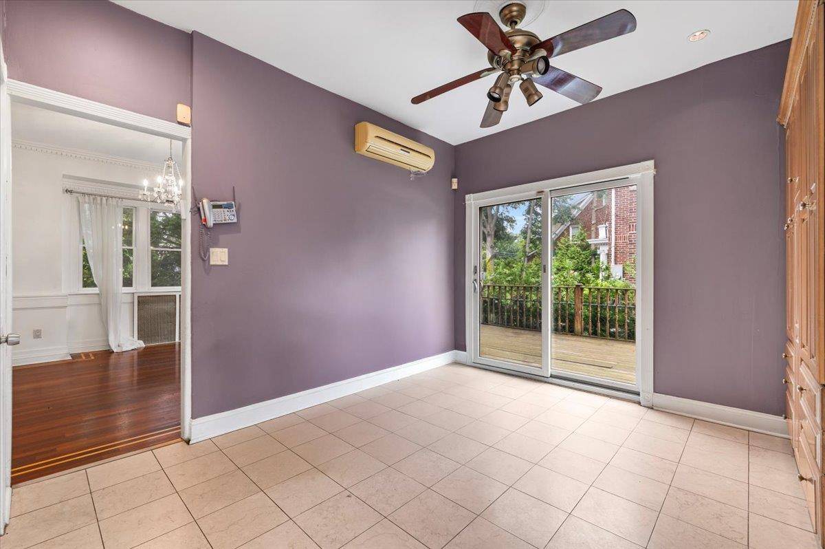 345 Broadway, Lawrence, NY 11559