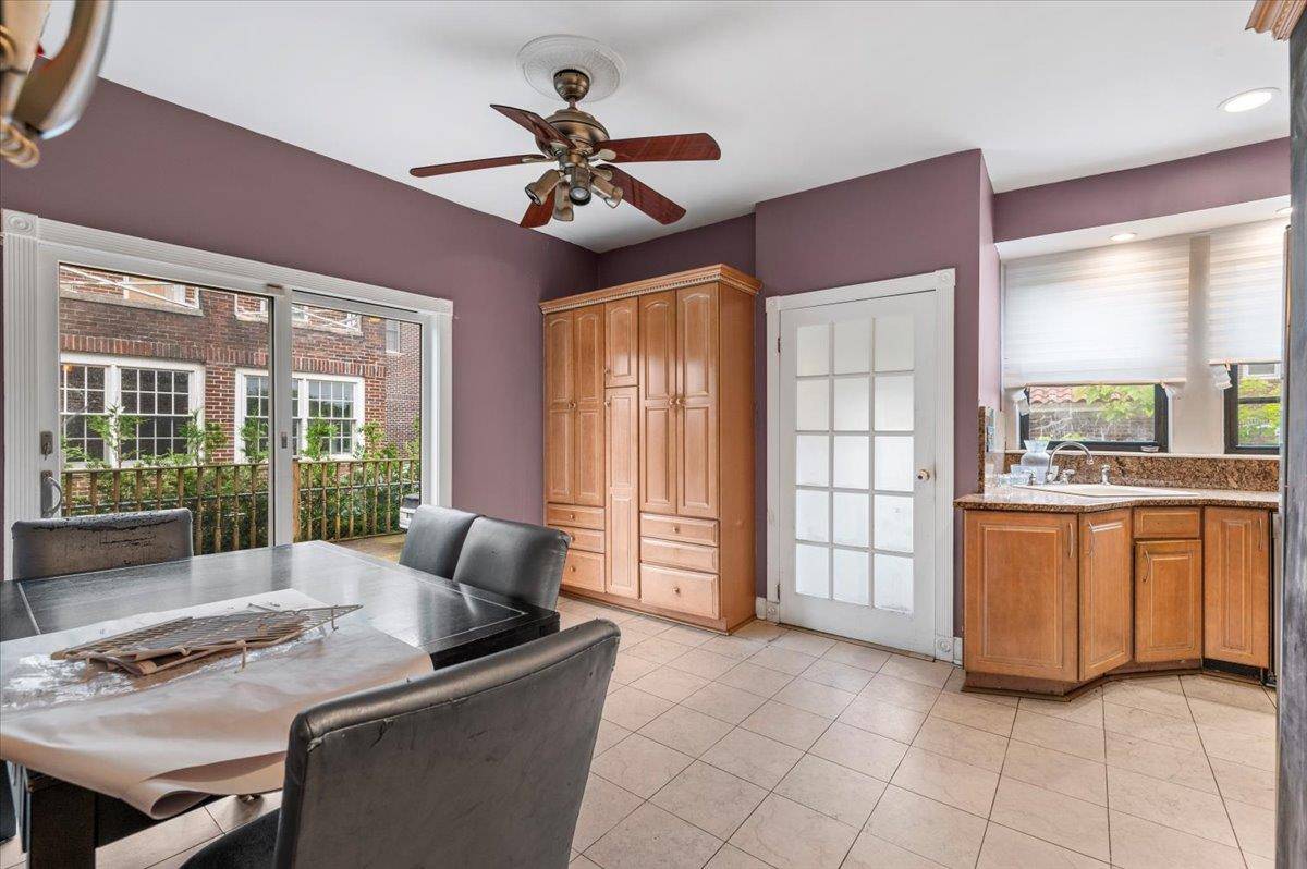 345 Broadway, Lawrence, NY 11559