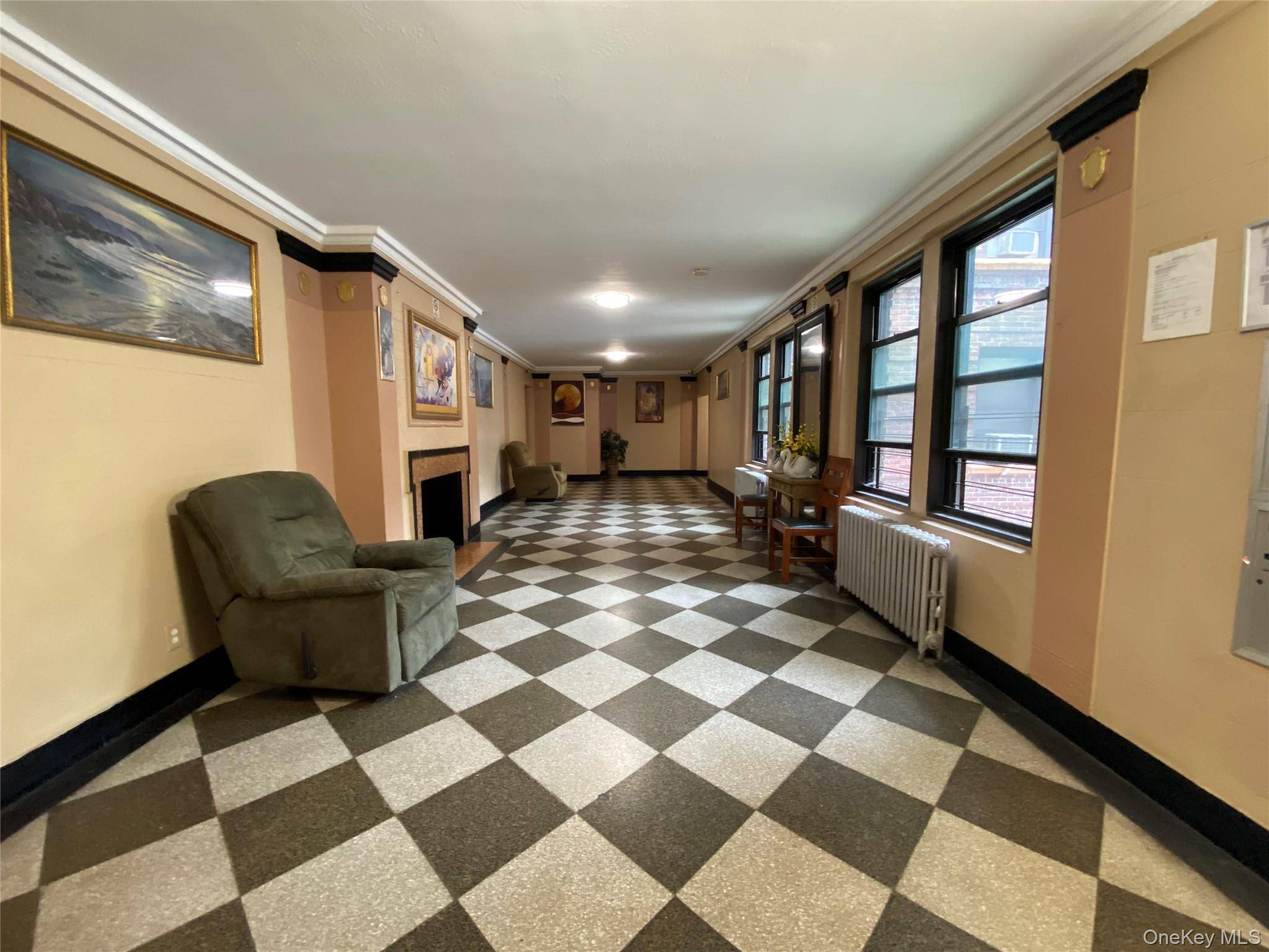 61-40 Saunders ST #D24, Rego Park, NY 11374