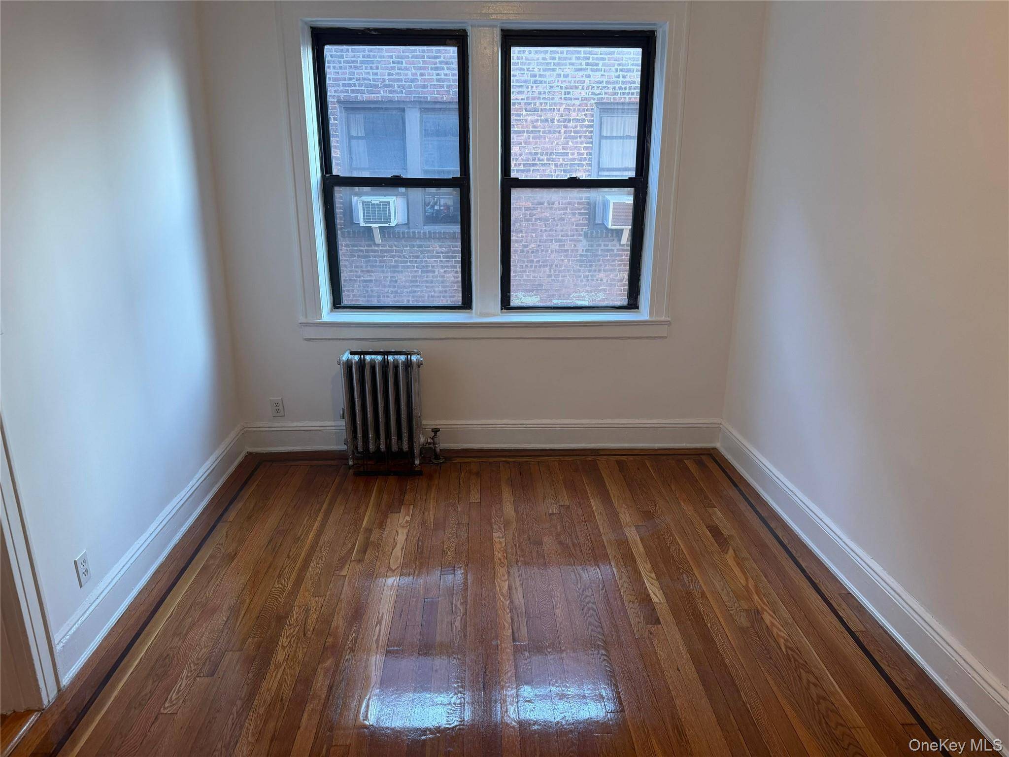 61-40 Saunders ST #D24, Rego Park, NY 11374