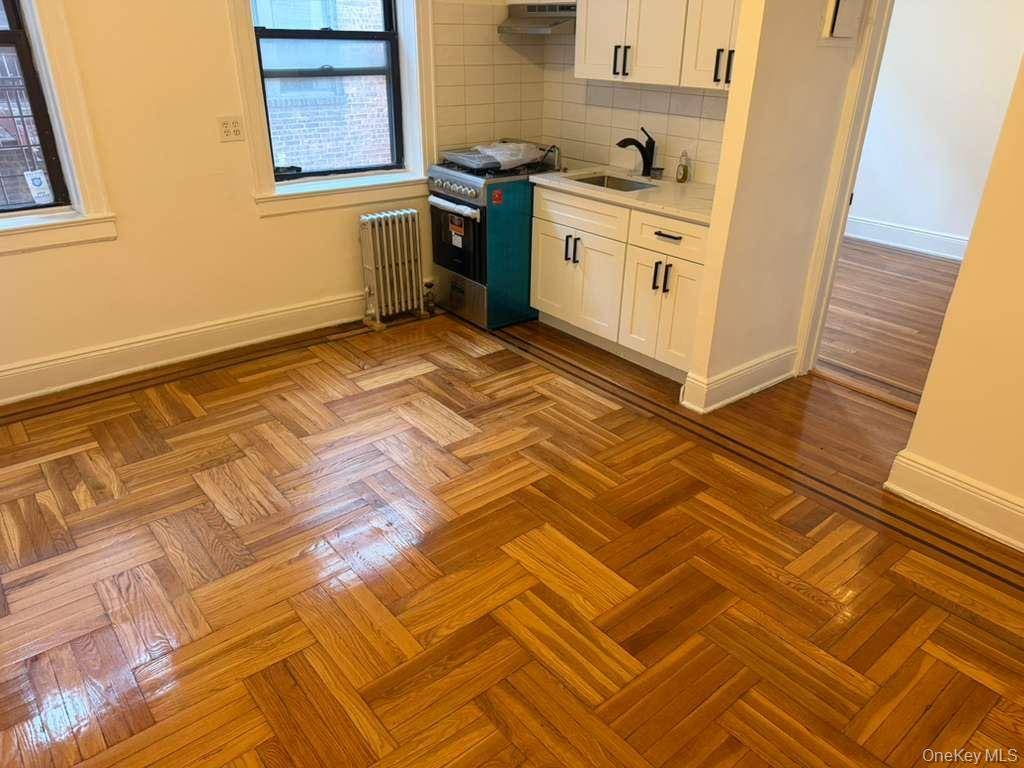 61-40 Saunders ST #D24, Rego Park, NY 11374
