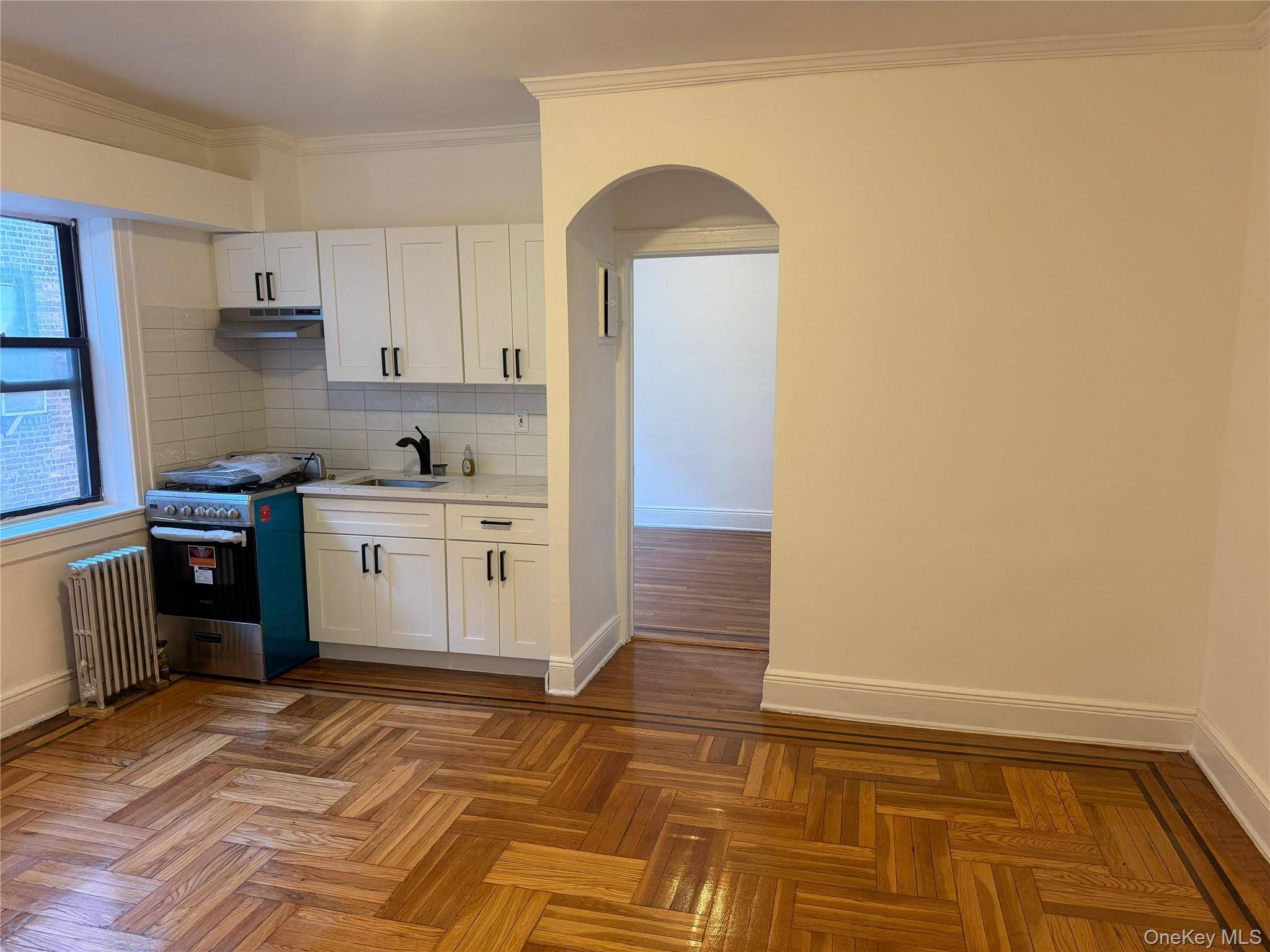 61-40 Saunders ST #D24, Rego Park, NY 11374