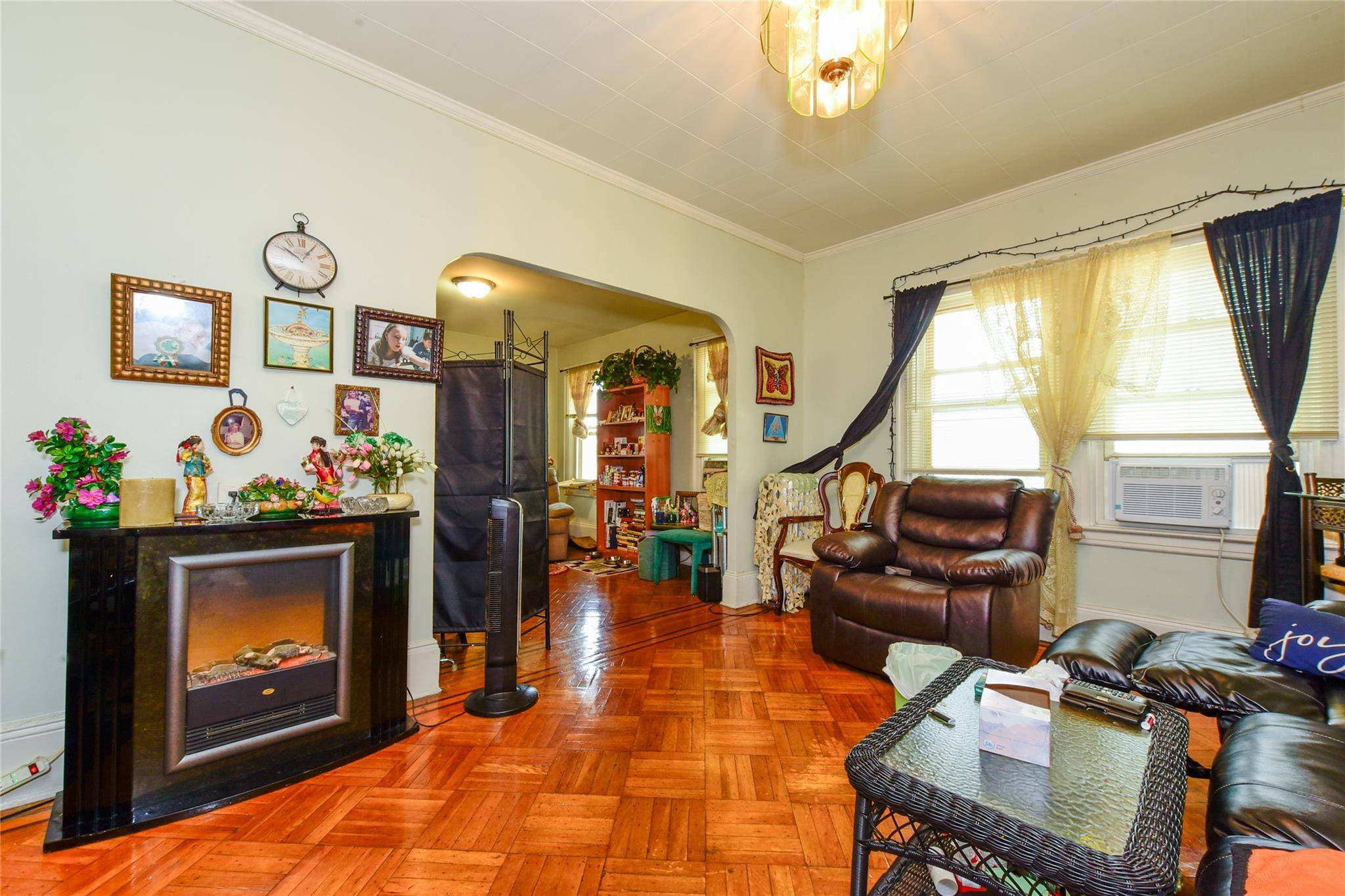 11418 103rd AVE, Richmond Hill S., NY 11419