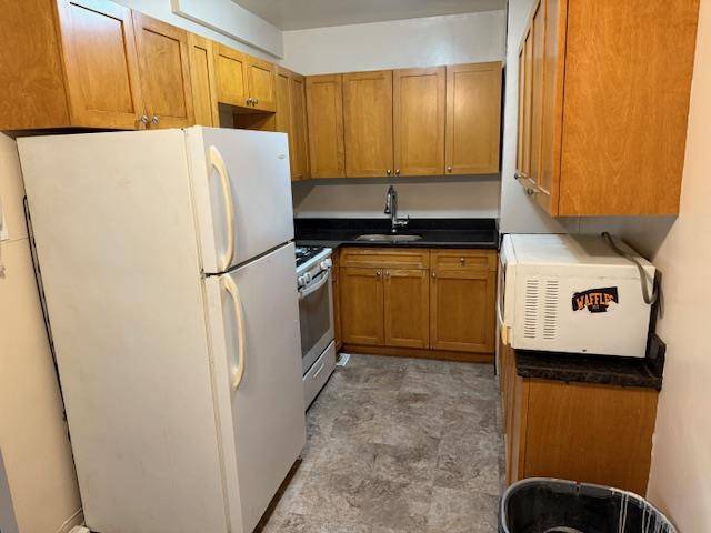 89-15 Parsons BLVD ##4B, Jamaica, NY 11432