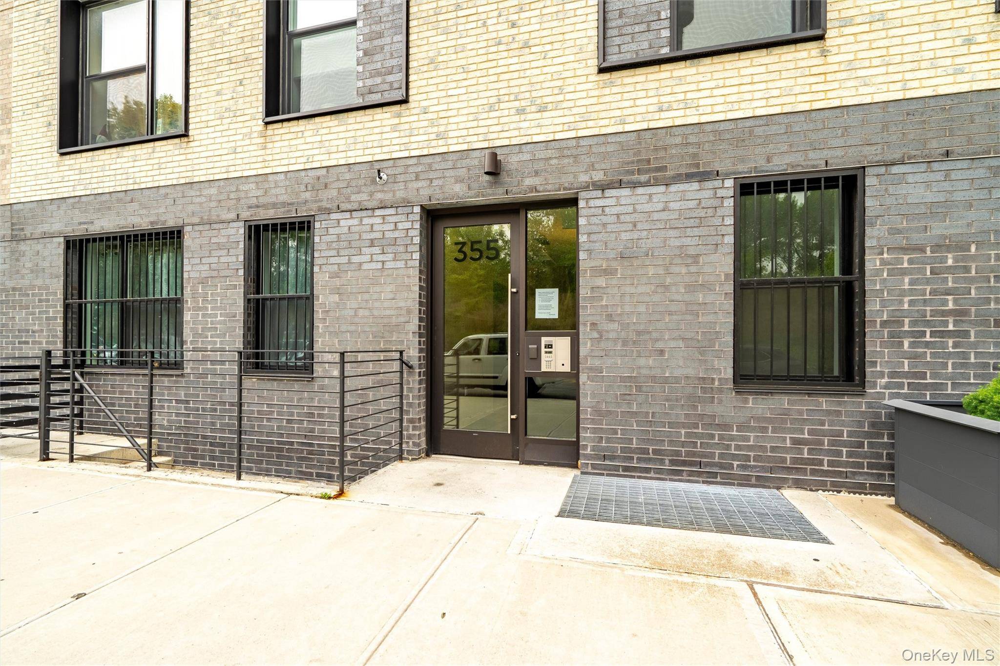 355 Bronx River AVE #3B, Bronx, NY 10473