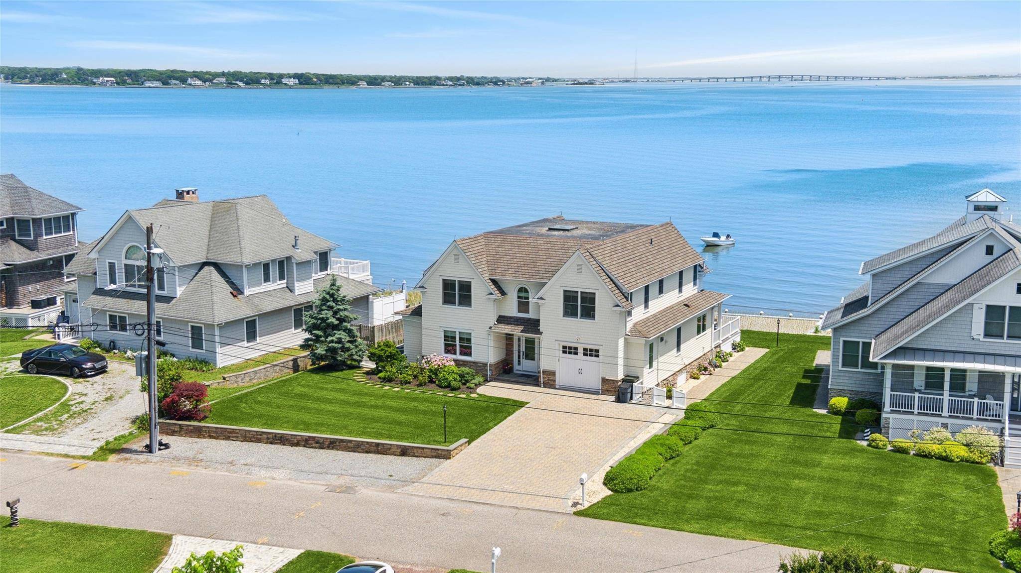 9 Shinnecock RD, East Quogue, NY 11942