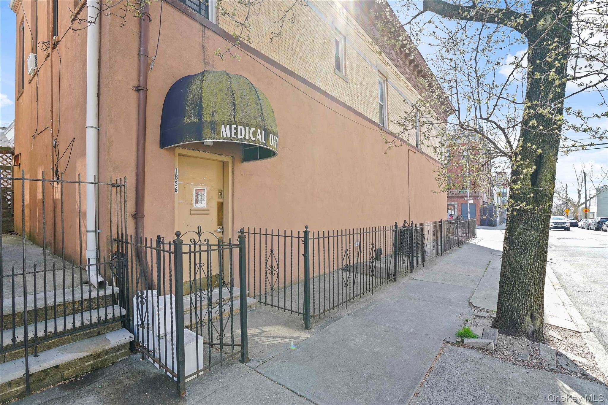 351 Onderdonk AVE, Ridgewood, NY 11385