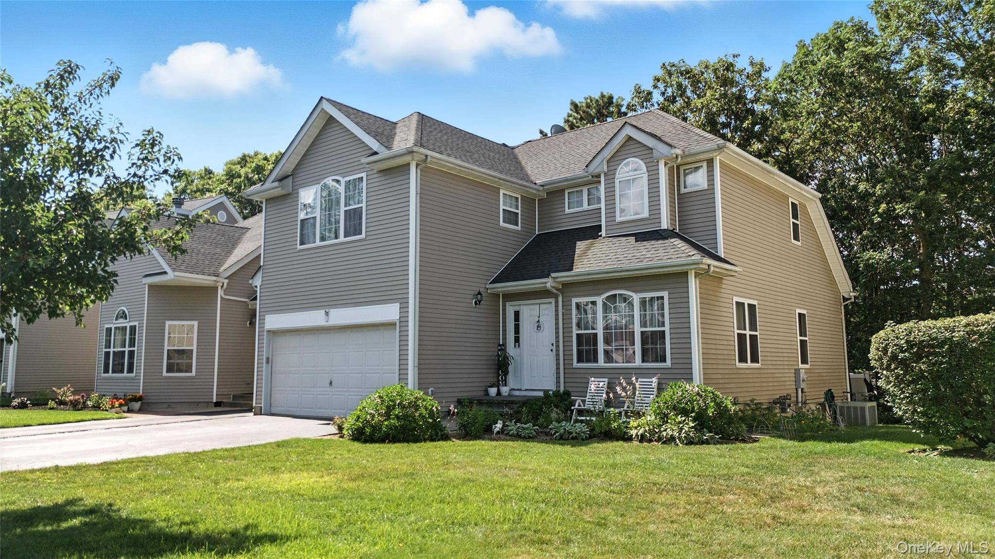33 Sunflower Ridge RD, South Setauket, NY 11720