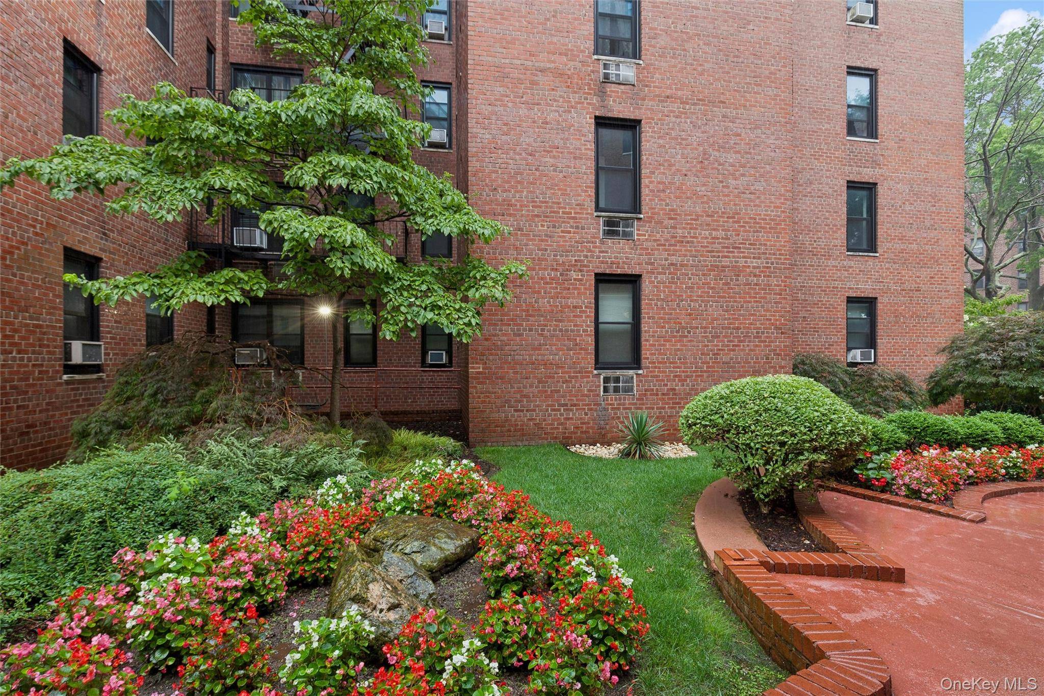 139-15 83 AVE #629, Briarwood, NY 11435