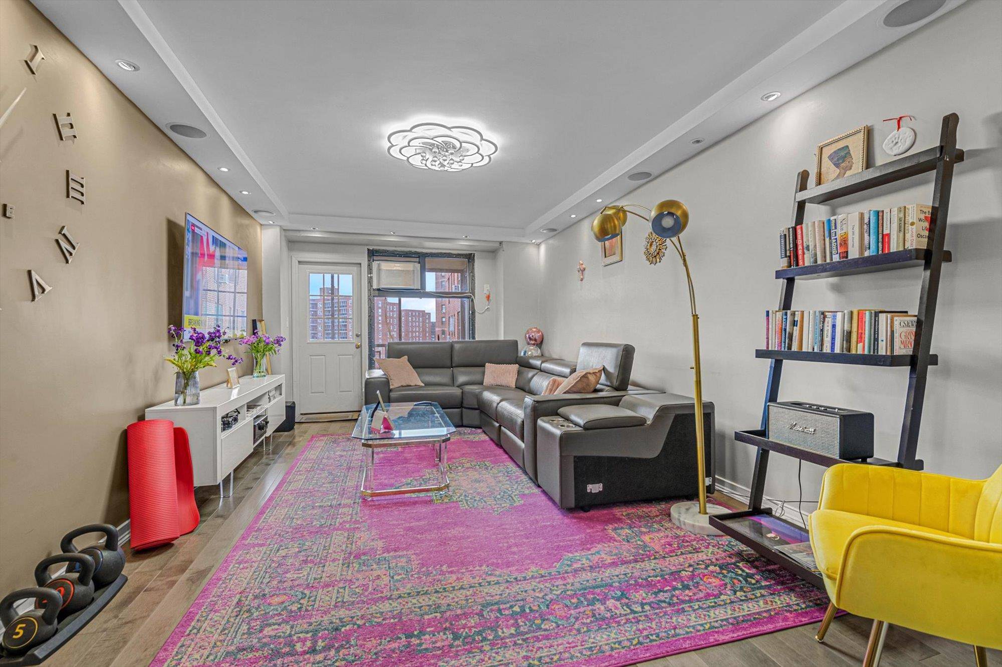 61-45 98 ST #11G, Rego Park, NY 11374